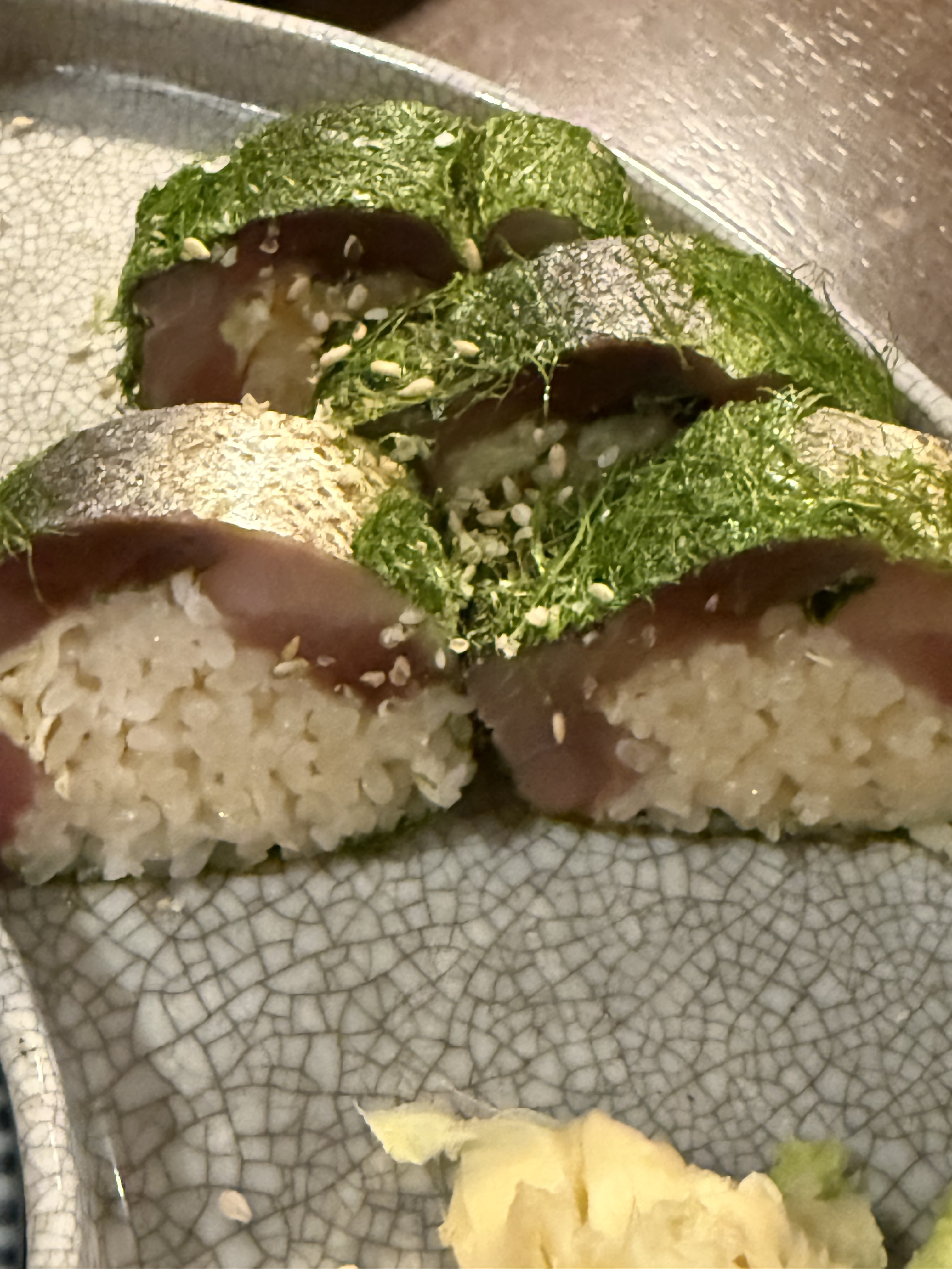 고등어봉초밥 너무너무 맛있어용!!!! 감태랑 아주 잘 어울렸어요!! 사시미도 정말 신선하고