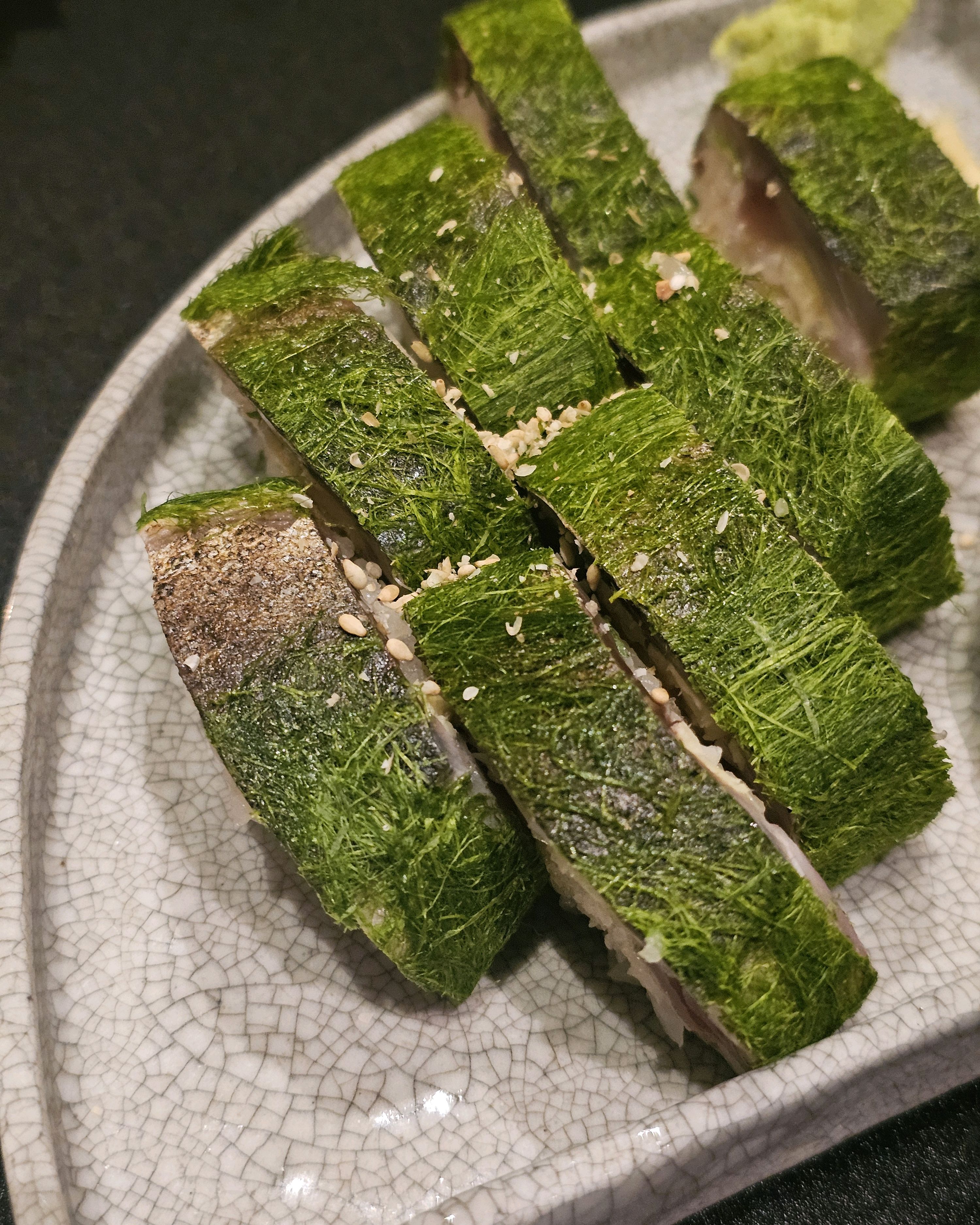 우연히 발견해서 들어온 이자카야인데 숙성회도 그렇고 봉초밥이 진짜 맛도리네요 자주 오겠습니