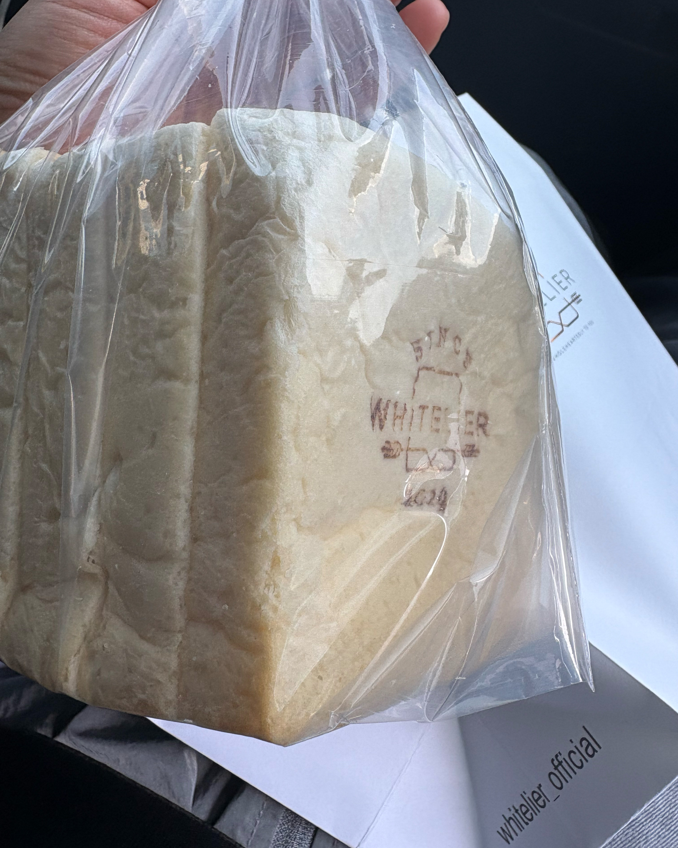 친절하고, 설명도 좋고, - 창원 용호동 맛집 화이트리에 용지호수점