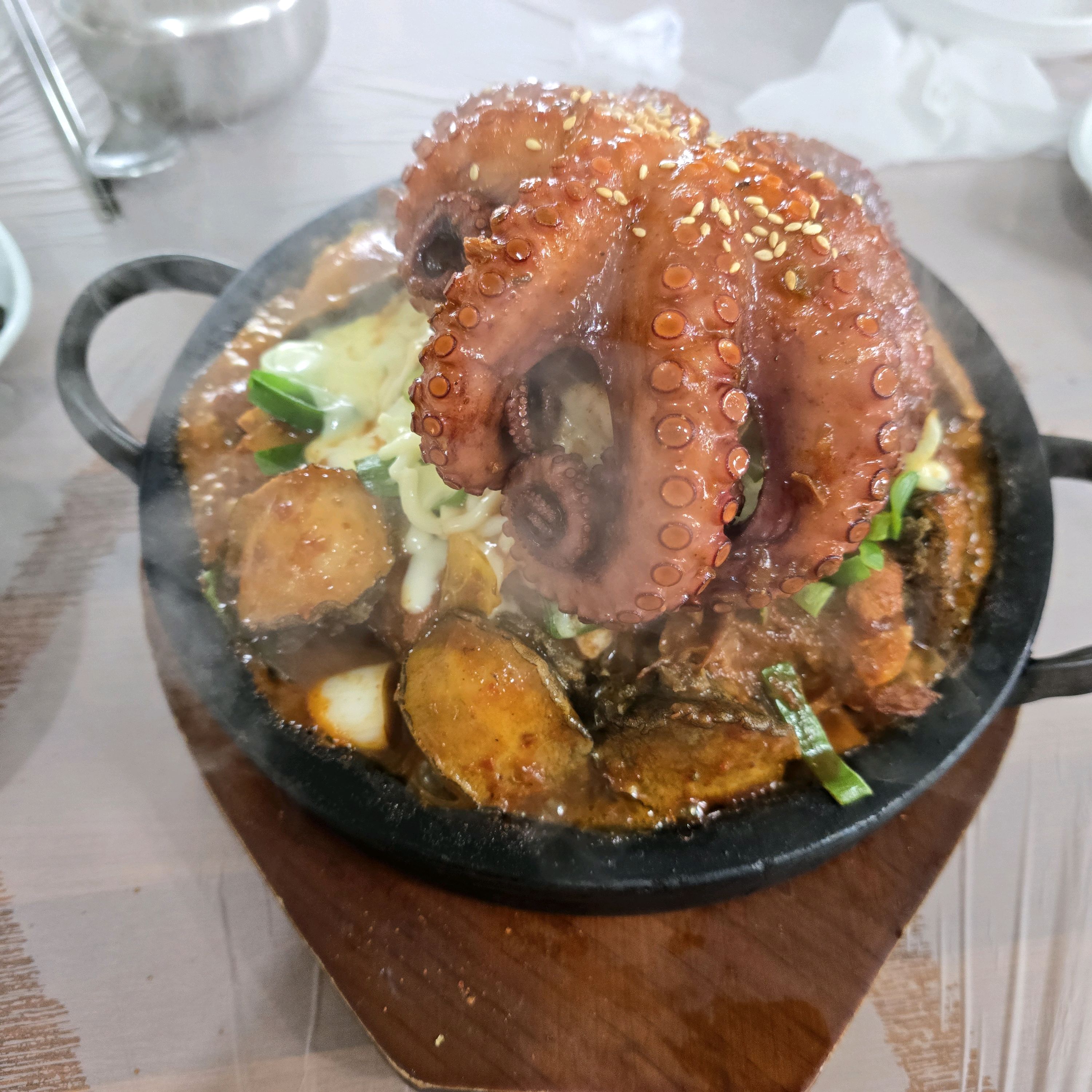 개인적으로 2시간 넘게 기다리면서까지 먹을 정도는 아닌것 같아요. - 제주 맛집 순천미향 제주산방산본점