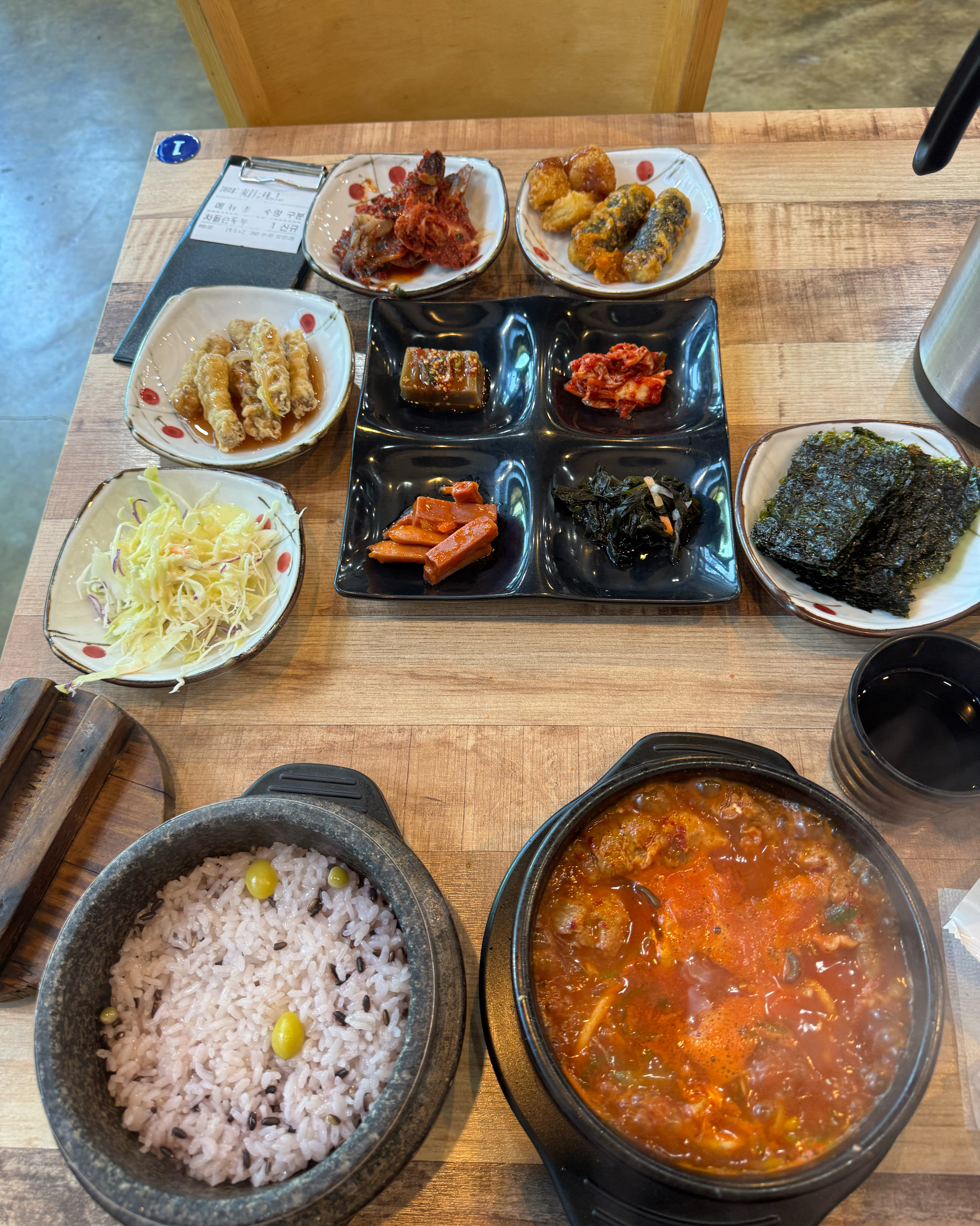 아니 순두부집에 양념게장 나오기까지 해요 - 제주 맛집 일품순두부 하귀점