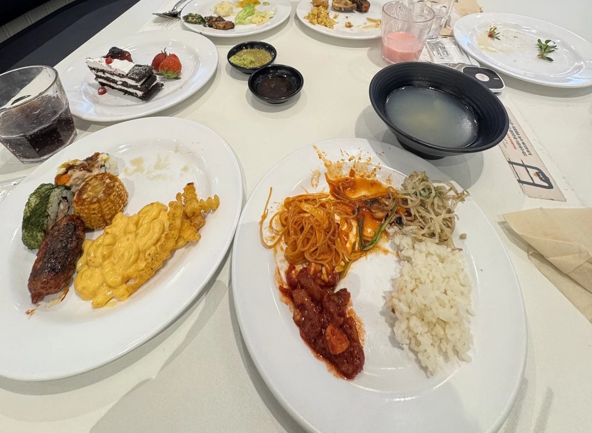 매장 밖에서 대기하는데 겨울이라서 그런지 실내였어도 너무 춥네요~ - 경기광주 맛집 애슐리퀸즈 경기광주점