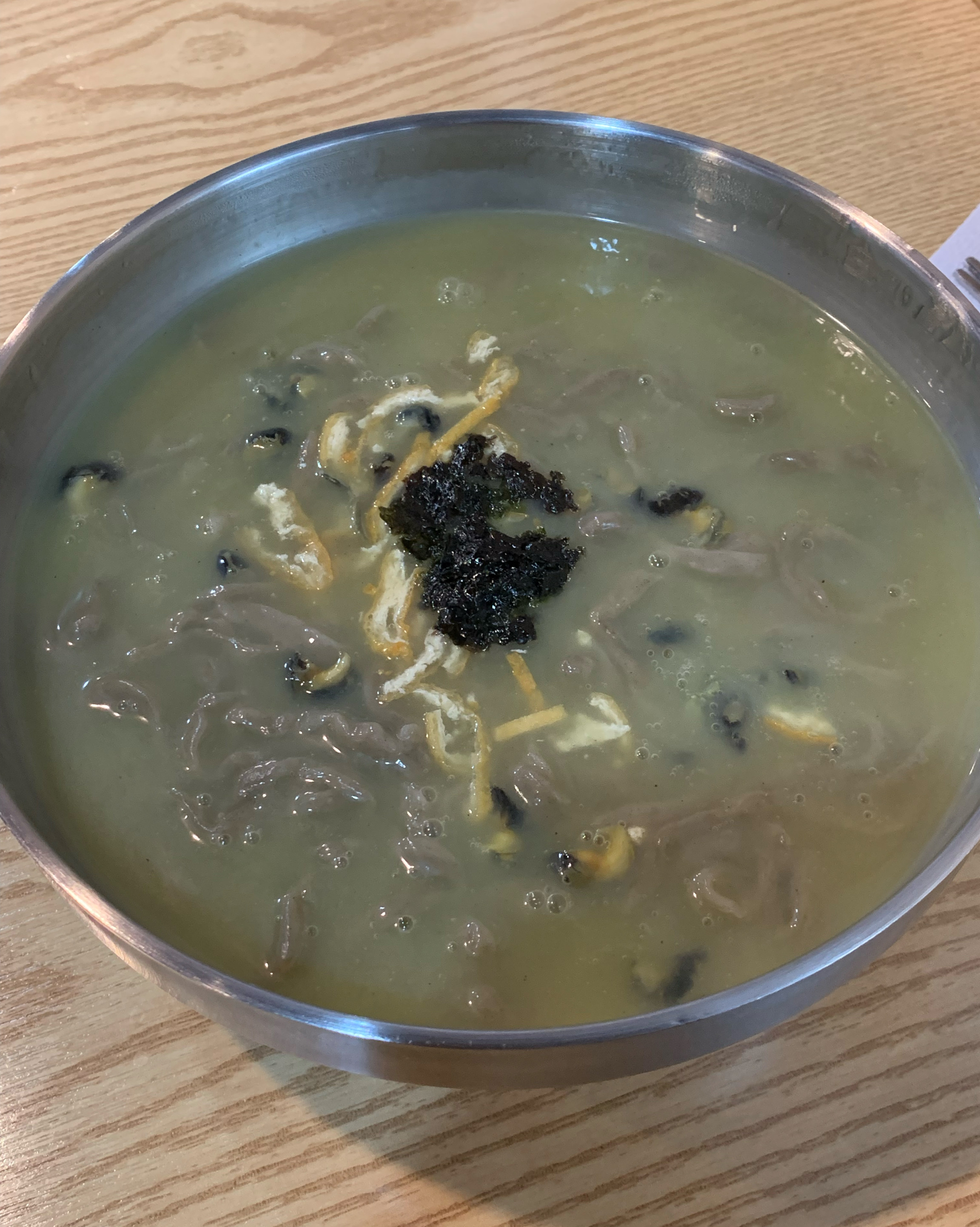 제주도 보말 칼국수는 꼭 여기서 드세요..💞 존맛입니다!!! 면도 부드럽고 국물도 깔끔한데