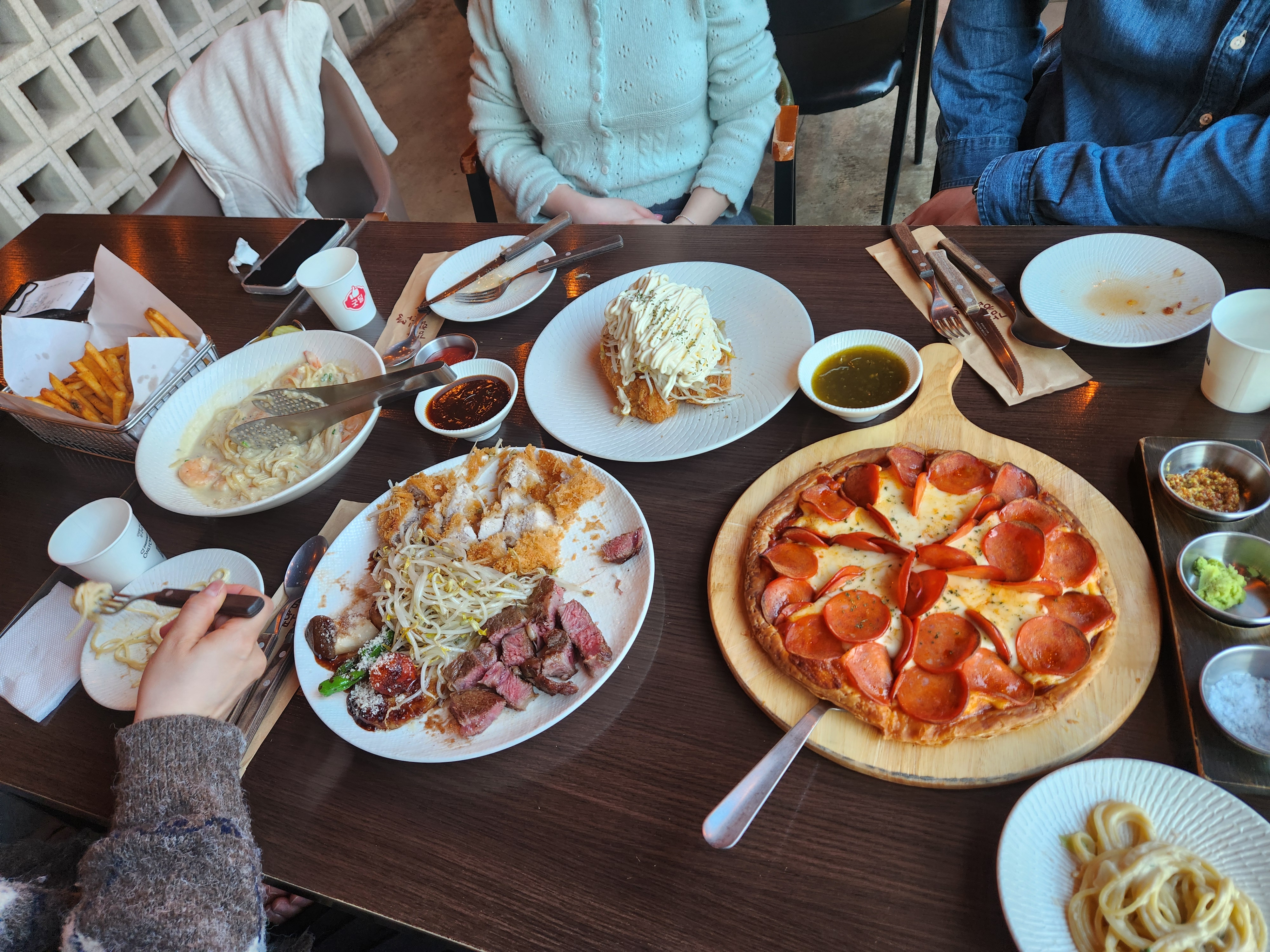 맨날 허겁지겁 먹다가 이번엔 정신차리고 음식을찍었내요~ㅎ 역시 맛있는 자스민~ 또방문했고
