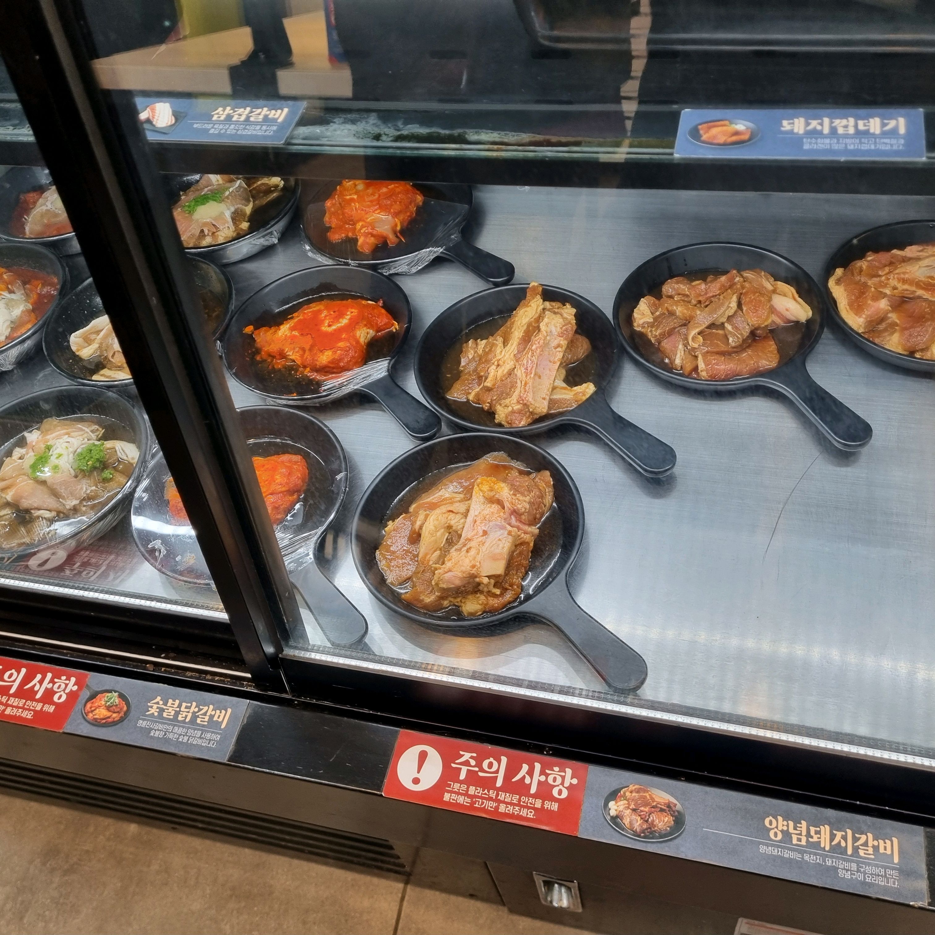학원다녀온 배고픈 중학생 아이들과 방문해서 아주 맛있게 잘 먹었습니다~고기질도좋고 직원분들