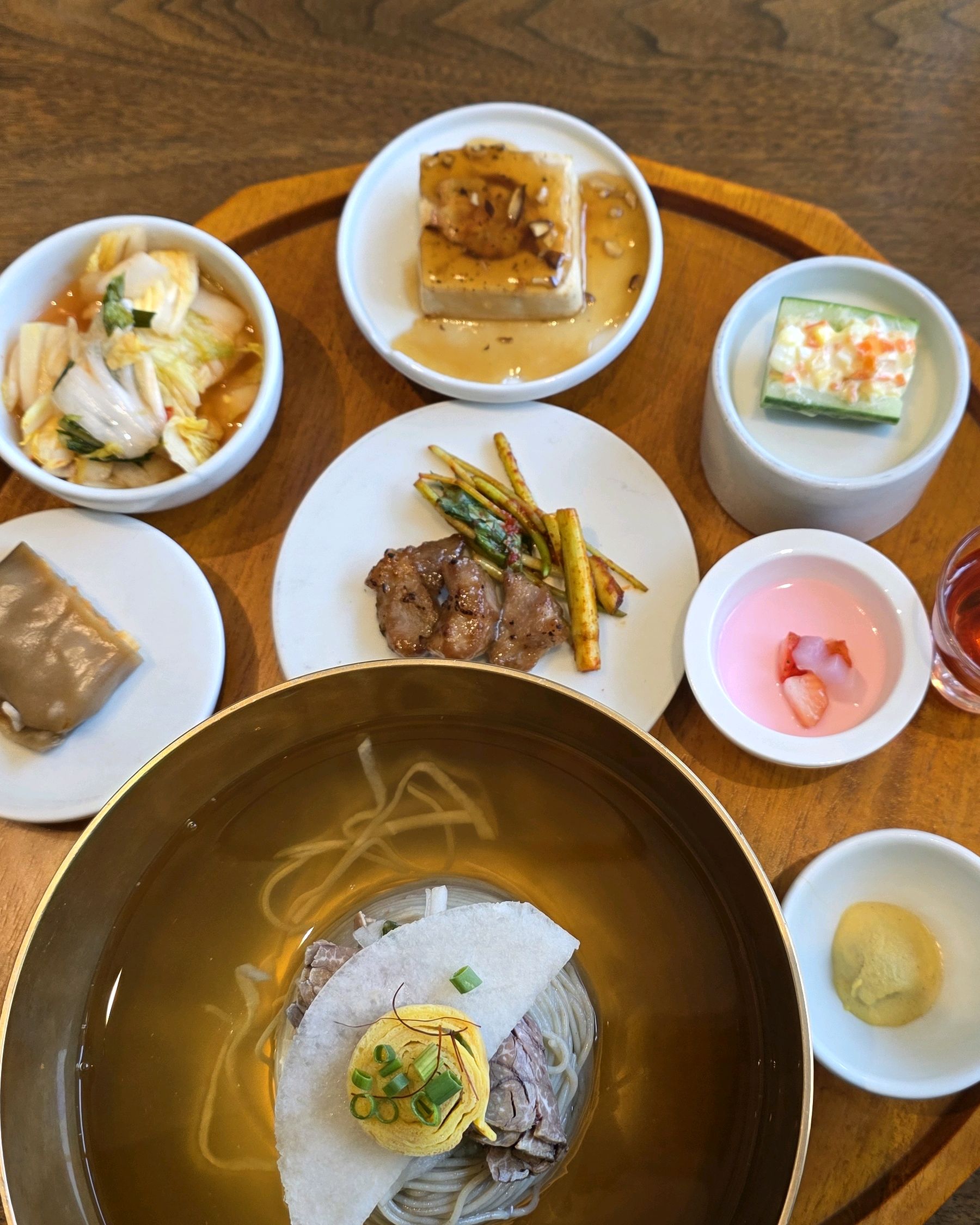 점심시간대 한정20명의 서관면상이 특히 추천할 만 해요 접대용으로도 손색없을 정도입니다 - 서교동 맛집 서관면옥 홍대점