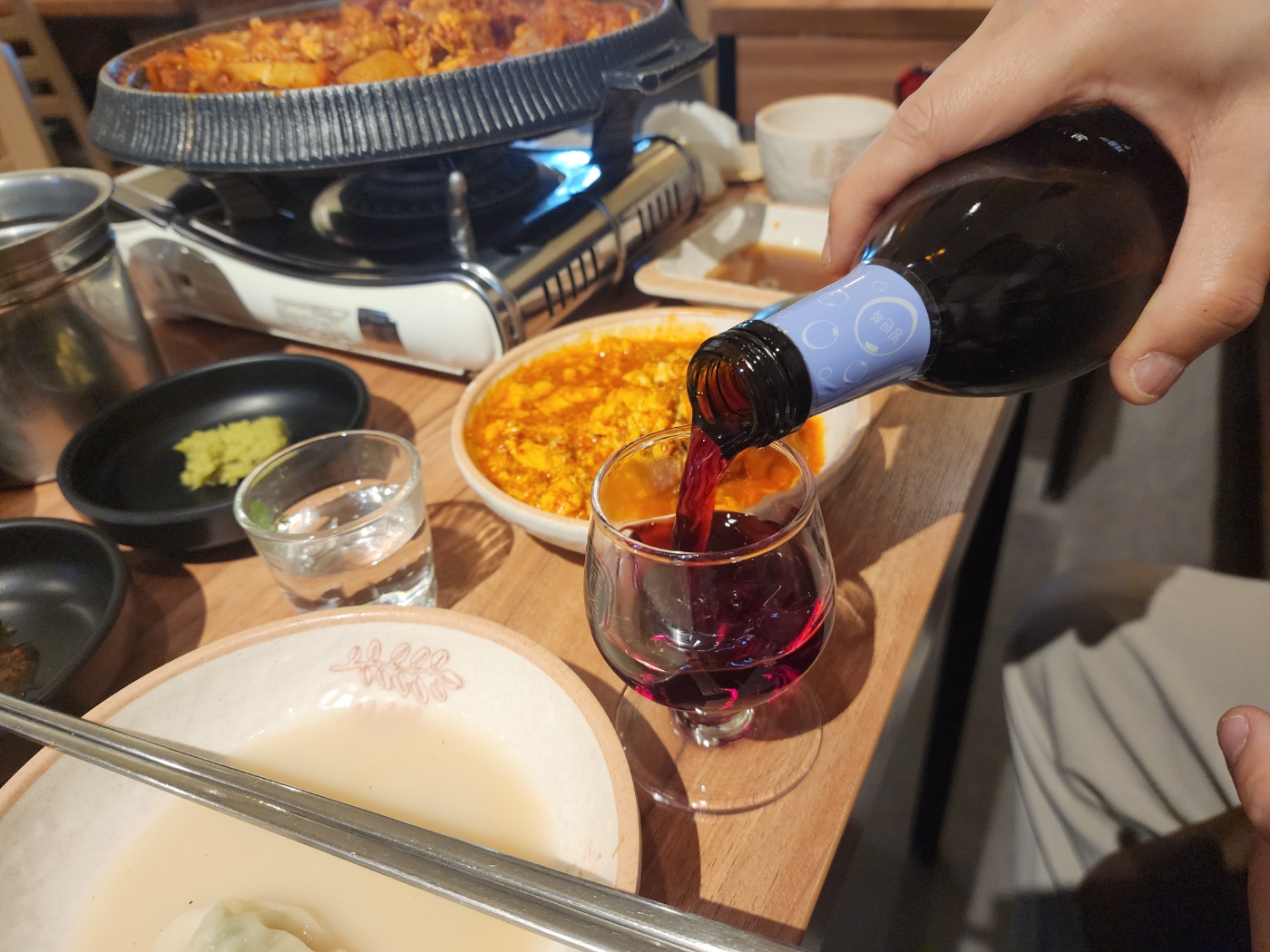 여기 단골입니다 오늘도 여전히 맛있어요 서비스너무좋고요 깍뚜기 갓김치 꼬리찜 최고입니다 - 불당동 맛집 봉달이꼬리집