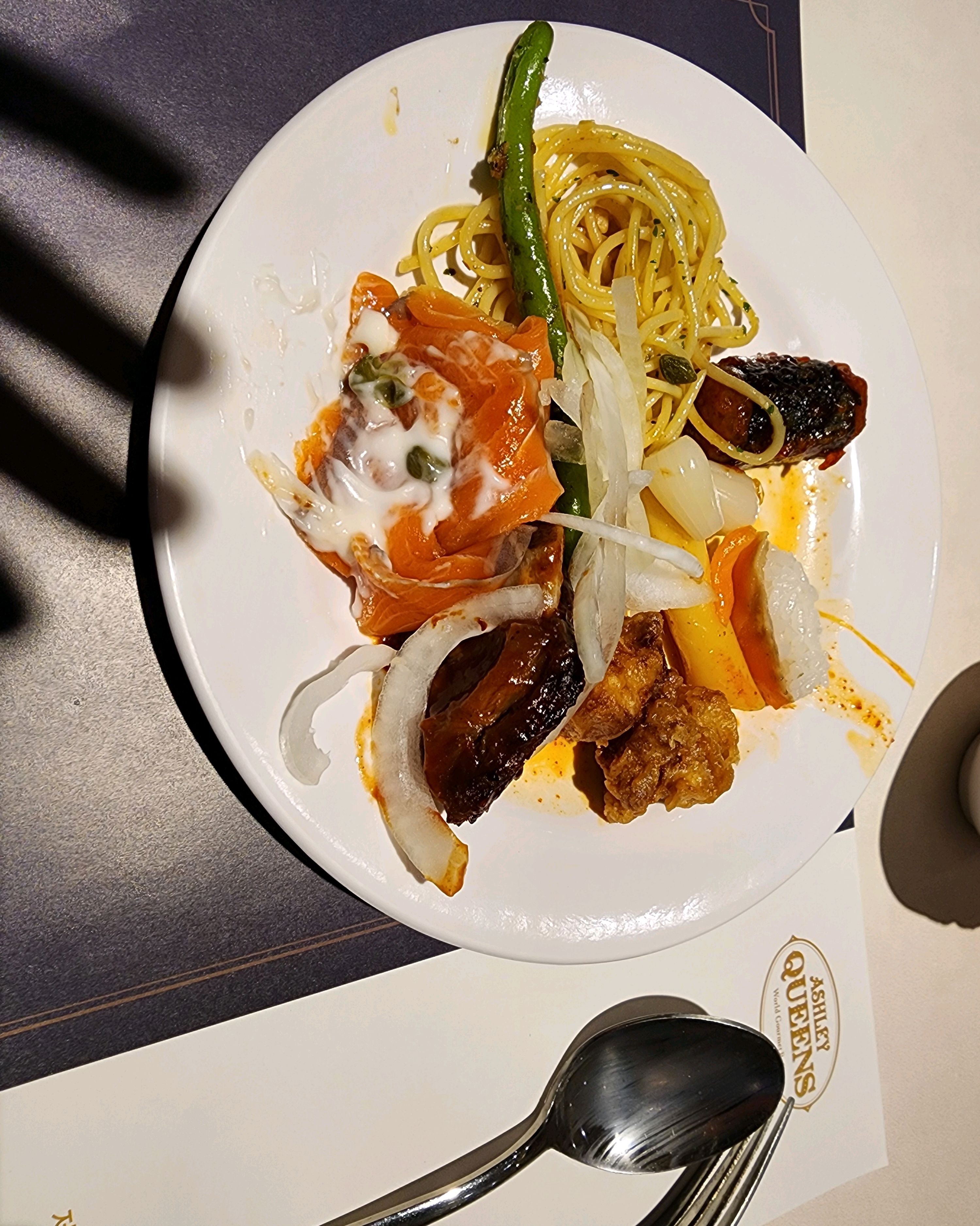 이제는 가성비가 좋아진거같아요 휴일은 2시간 아닐수도있어요 참고하시고 연어 리필이 빨리 안