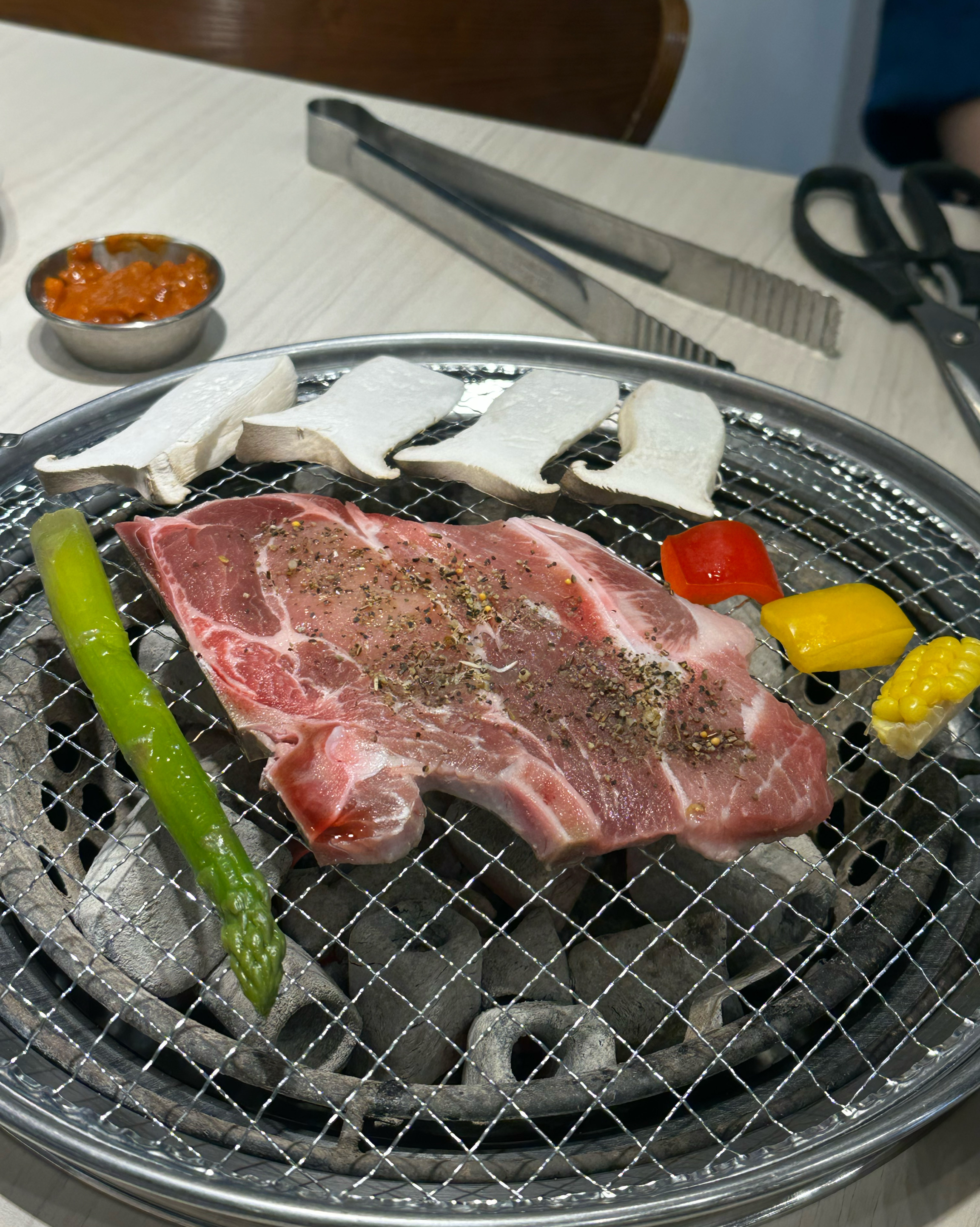 고기 종류가 다양하고 매장이 넓어서 모임으로 방문하기 너무 좋을 것 같아요!!! 셀프바도