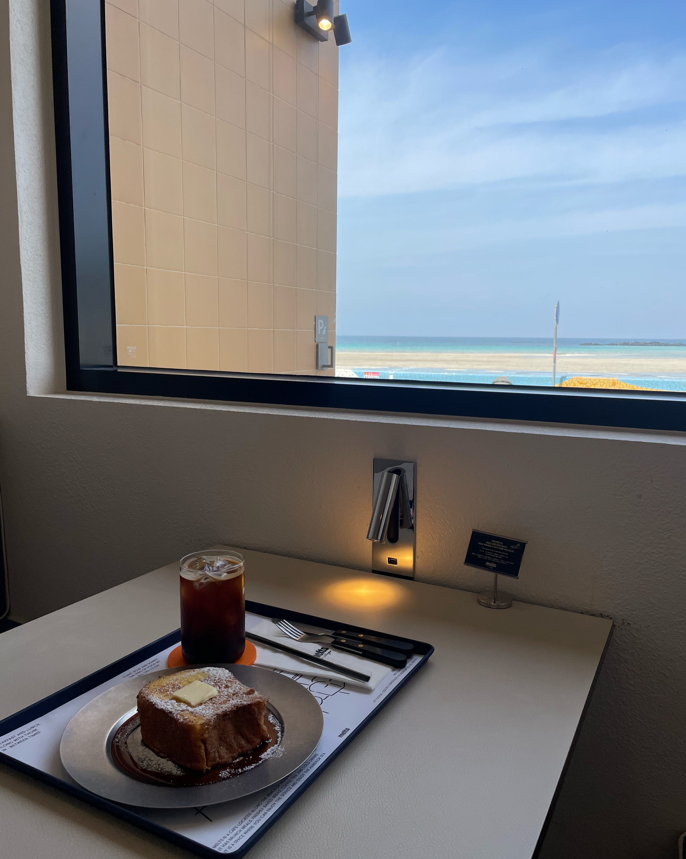 통창 바다뷰도 너무 좋고 프렌치토스트도 맛있어요 ! - 제주 맛집 멜츠인빌리지