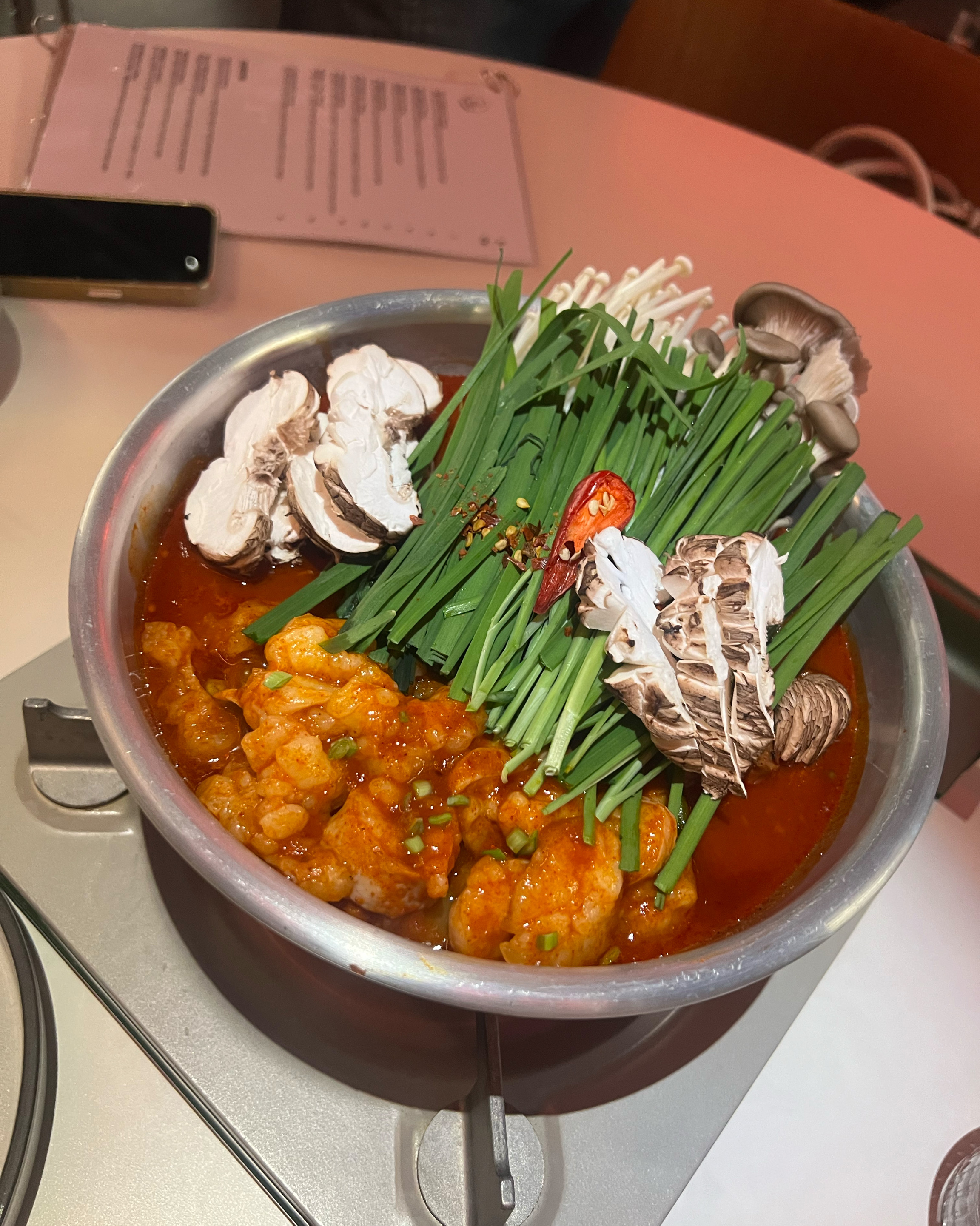 두번째 방문입니다 여기서는 특히 묵은지 참치 김밥이 참기름향이 고소하고 어떤 음식이랑도 잘