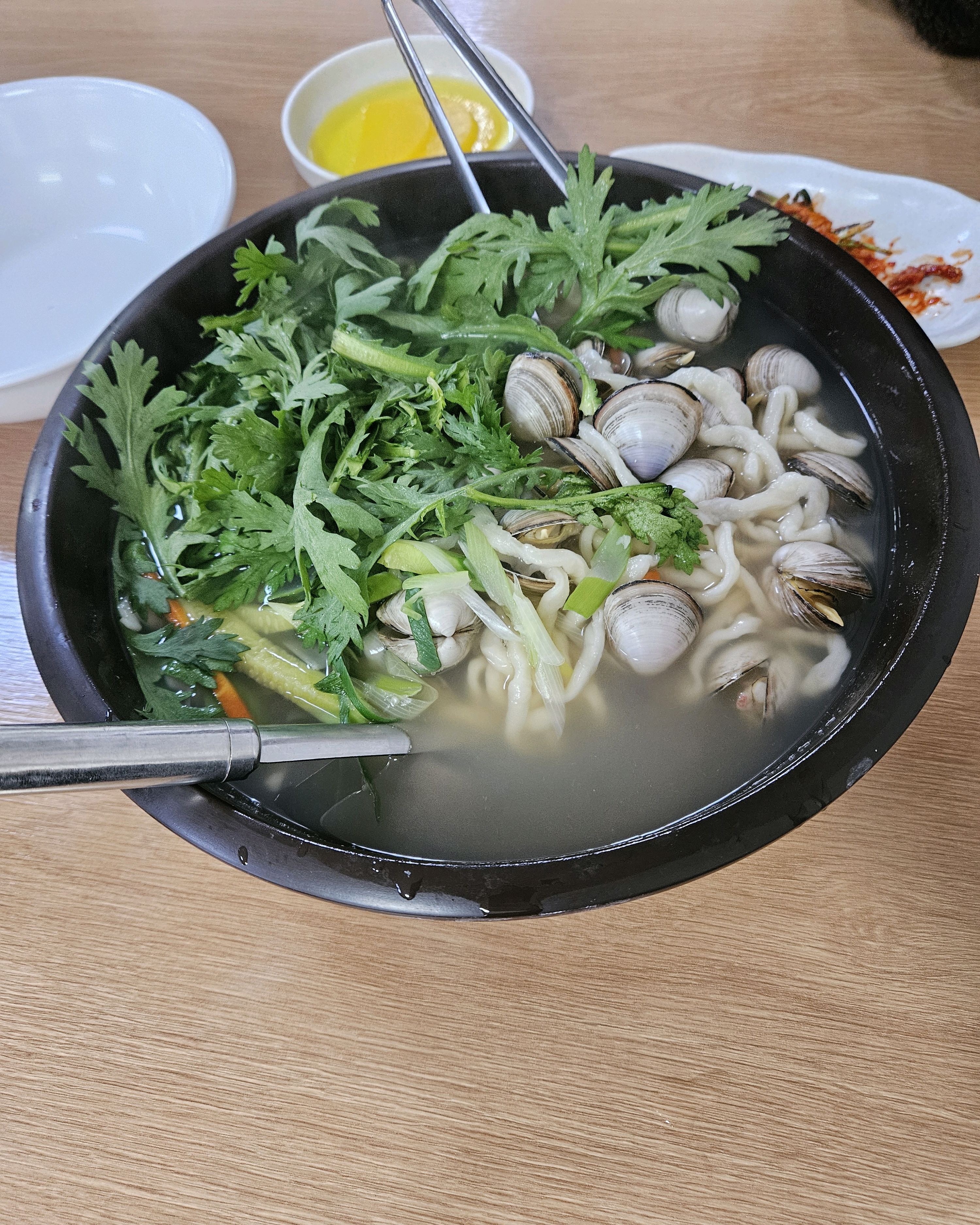칼국수 너무 맛있고 만두도 맛있습니다. 칼국수 찐맛집 인정이요!! - 대전 맛집 신선 칼국수