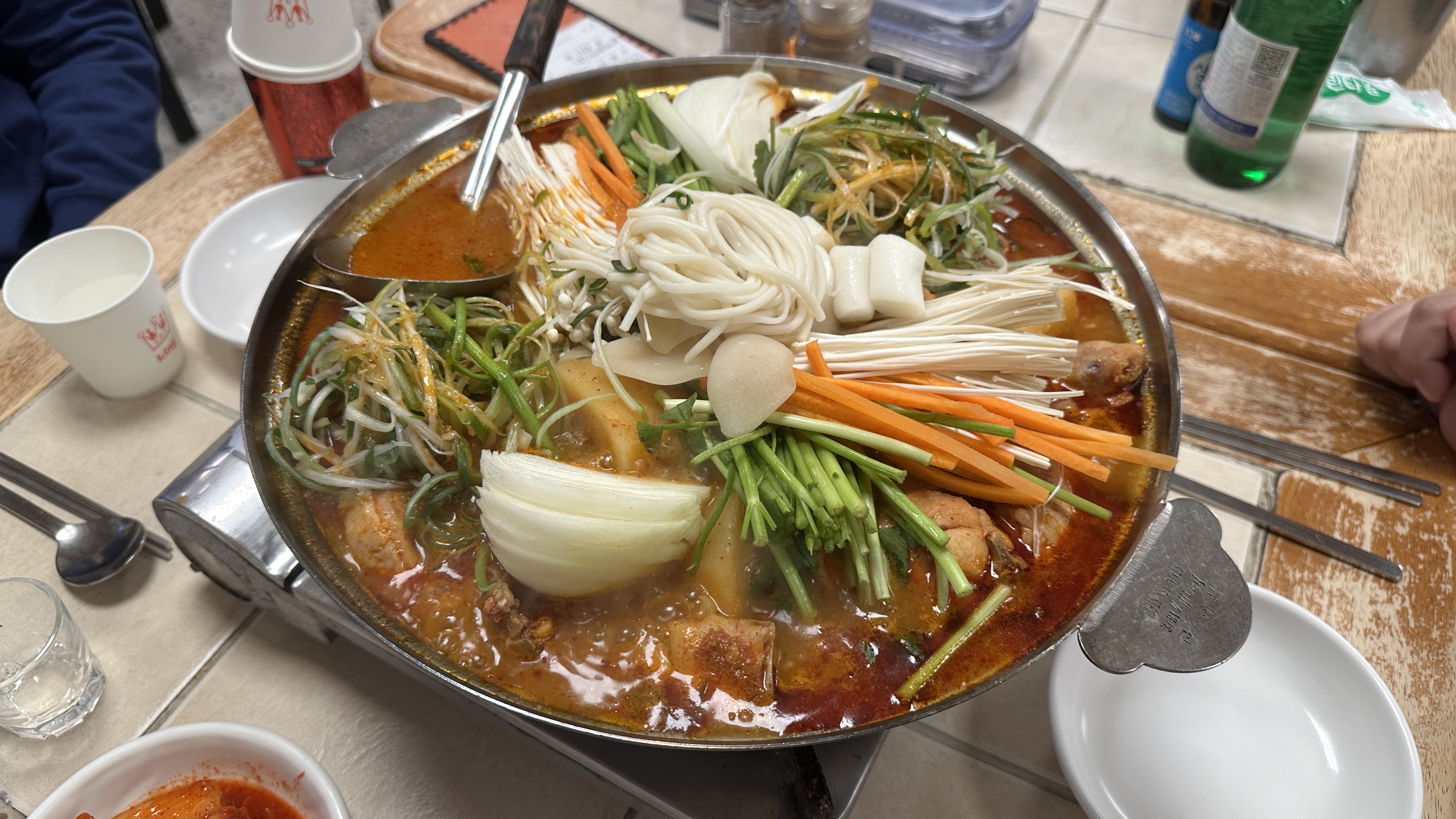 단골이에요!!! 올때마다 항상 맛있게 먹고 갑니다^-^ 술이 술술 들어가는 맛이에용! 양도