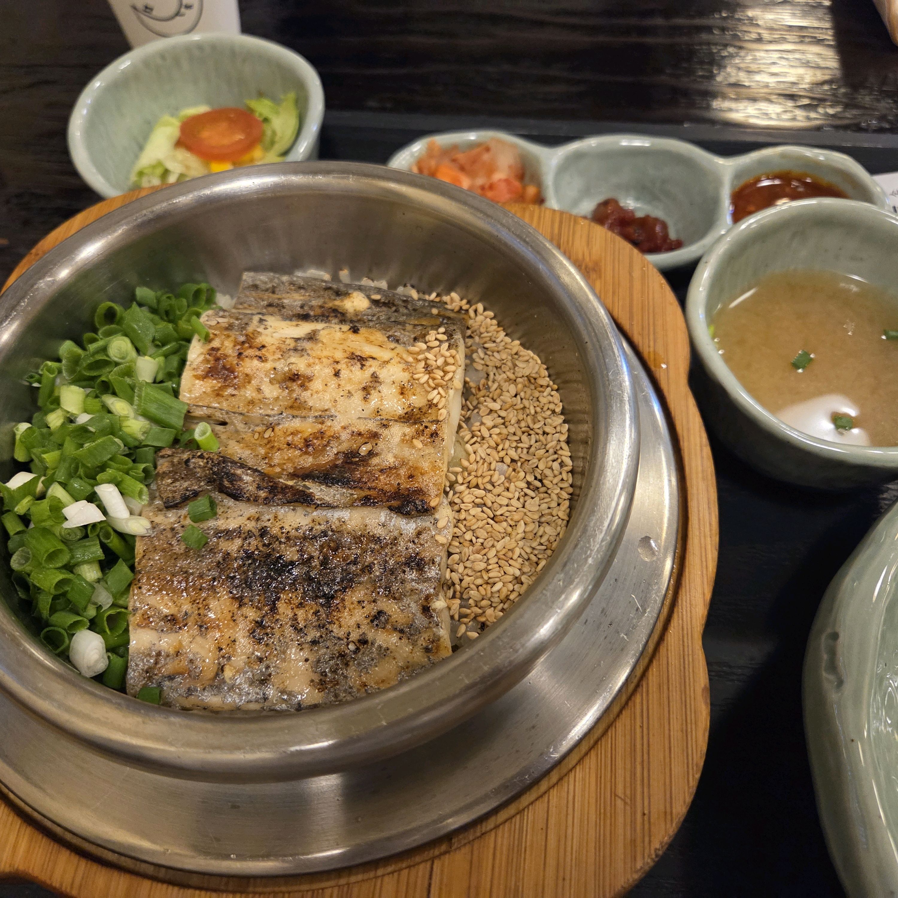 특별한 음식이고싶어서 찾아보고 왔어요! 평소에먹고싶어도 못먹던 갈치까지 먹을수있어서 행복