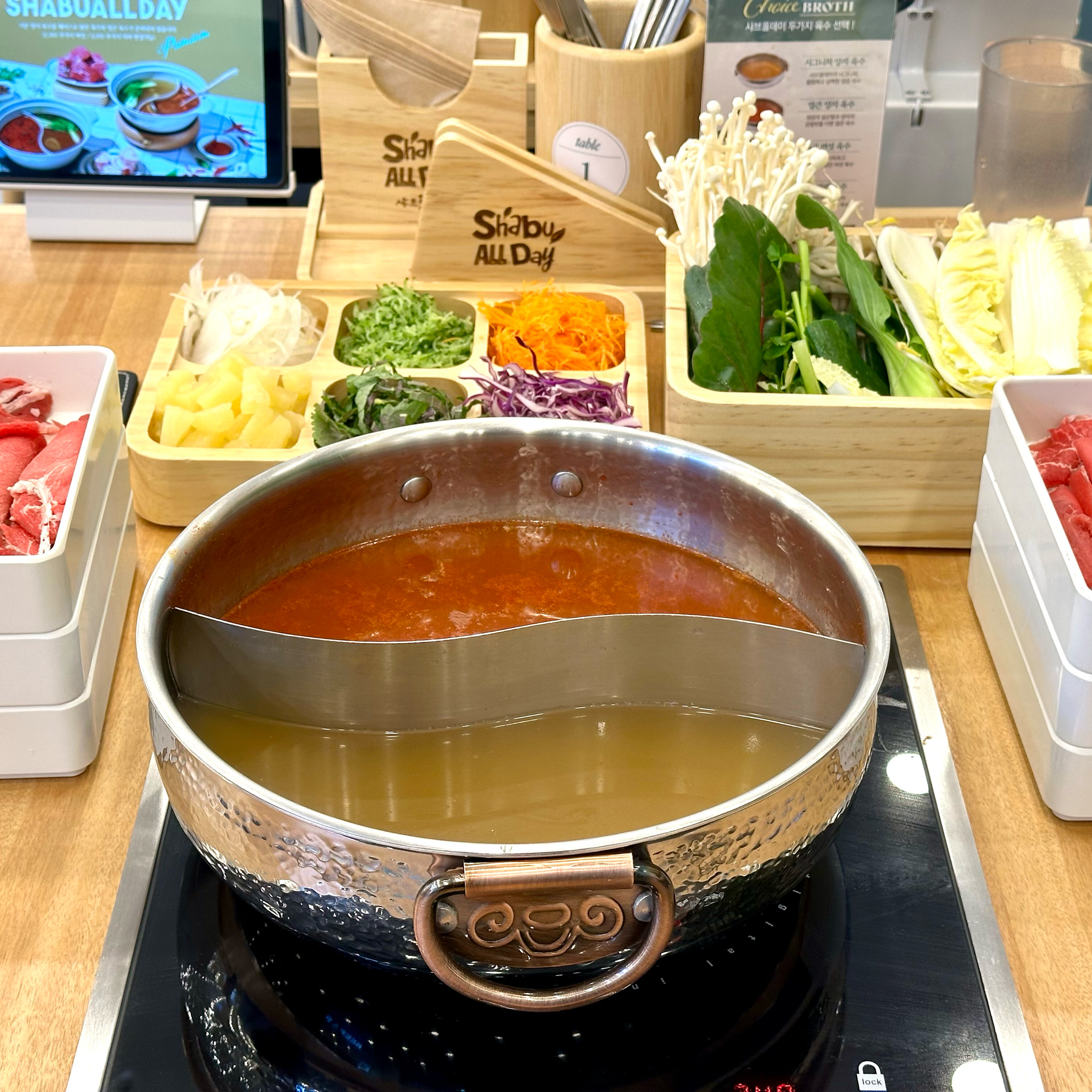 롯데아울렛 쇼핑 마치구 들렸는데! - 이시아폴리스 맛집 샤브올데이 대구이시아폴리스점