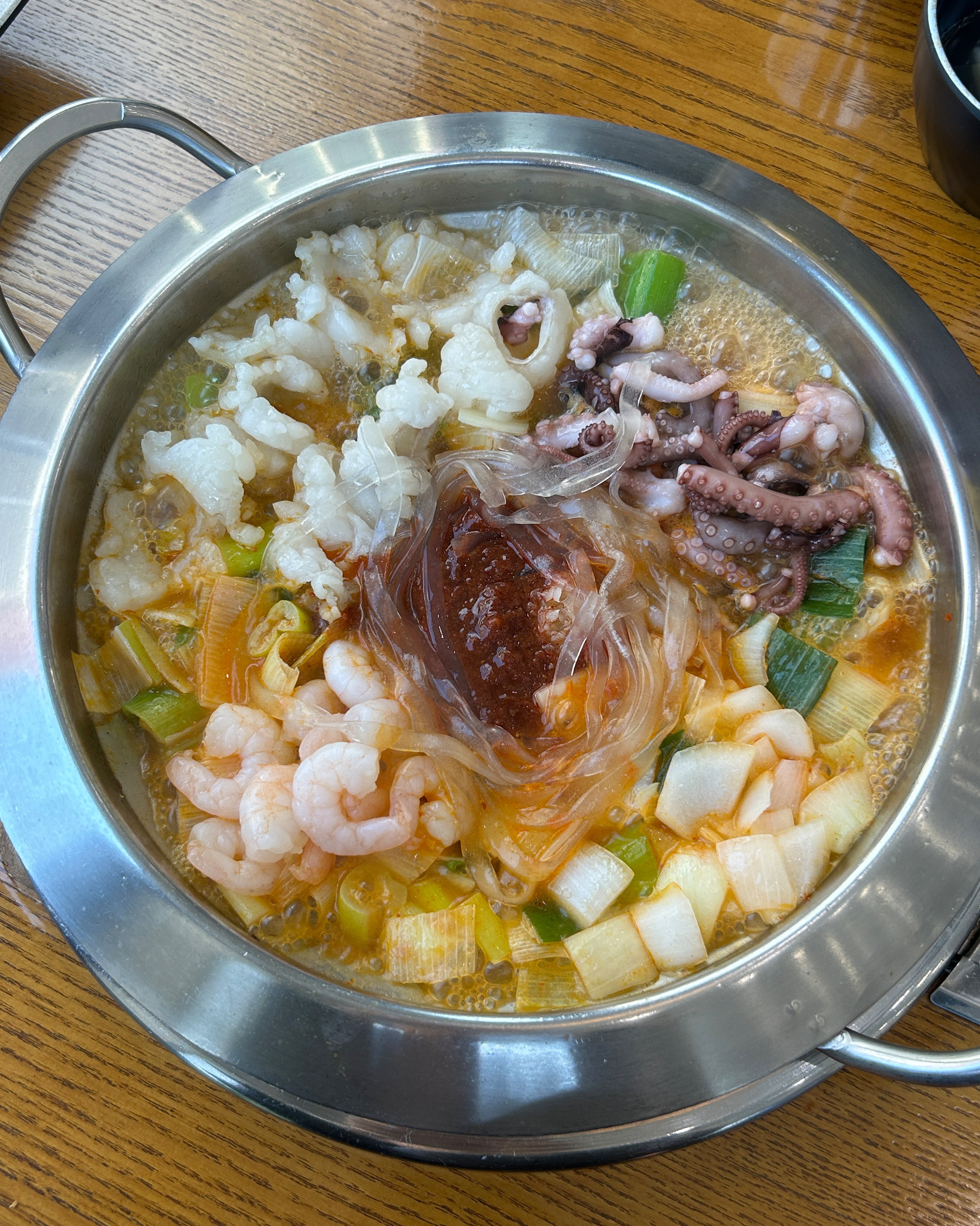재방문하게되는 불당동 낙곱새 맛집! 주차도 편하고 내부도 깔끔해서 자꾸 생각나는 곳인것 같