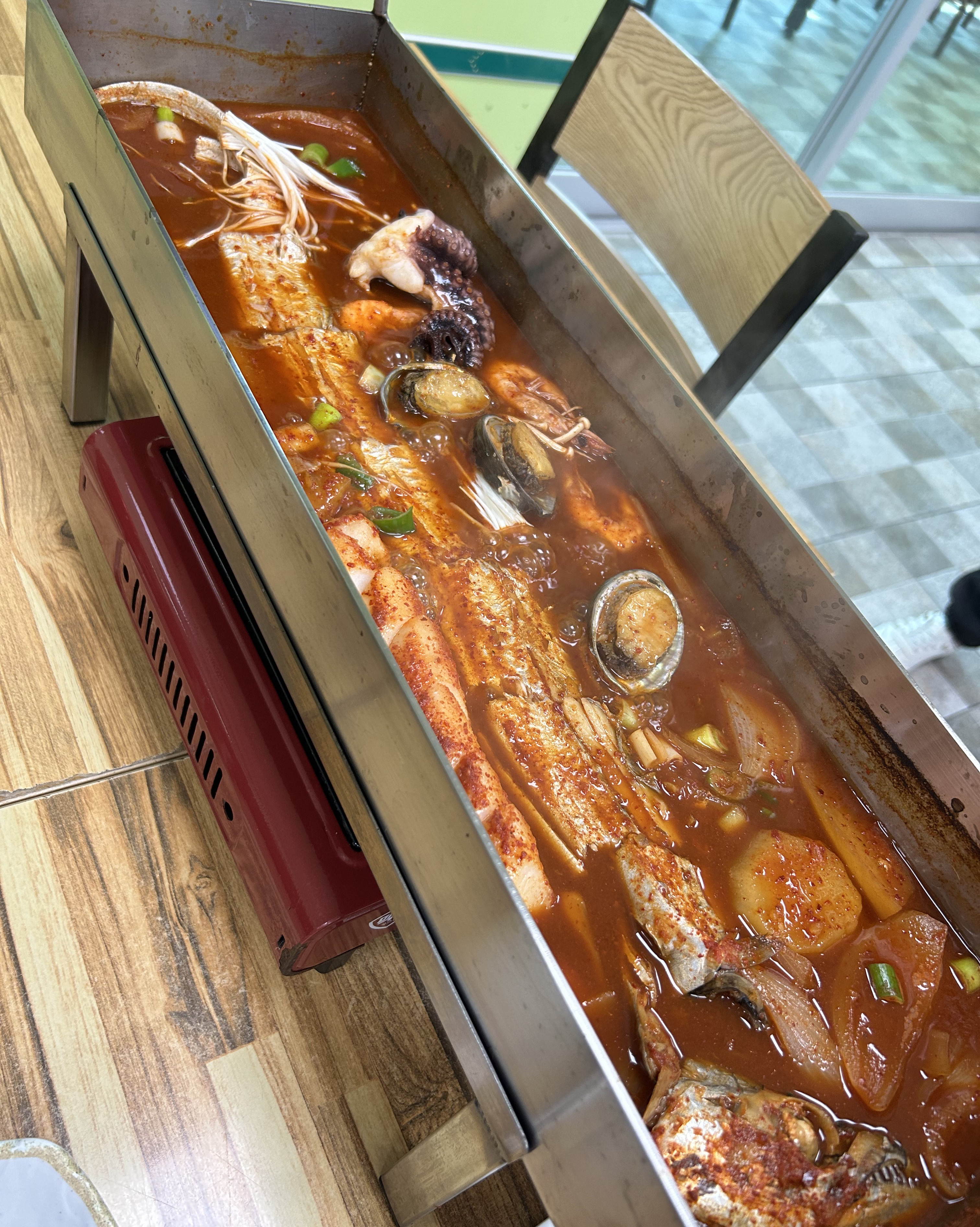 매장도 넓고, 주차도 편리합니다 - 제주 맛집 제주마당