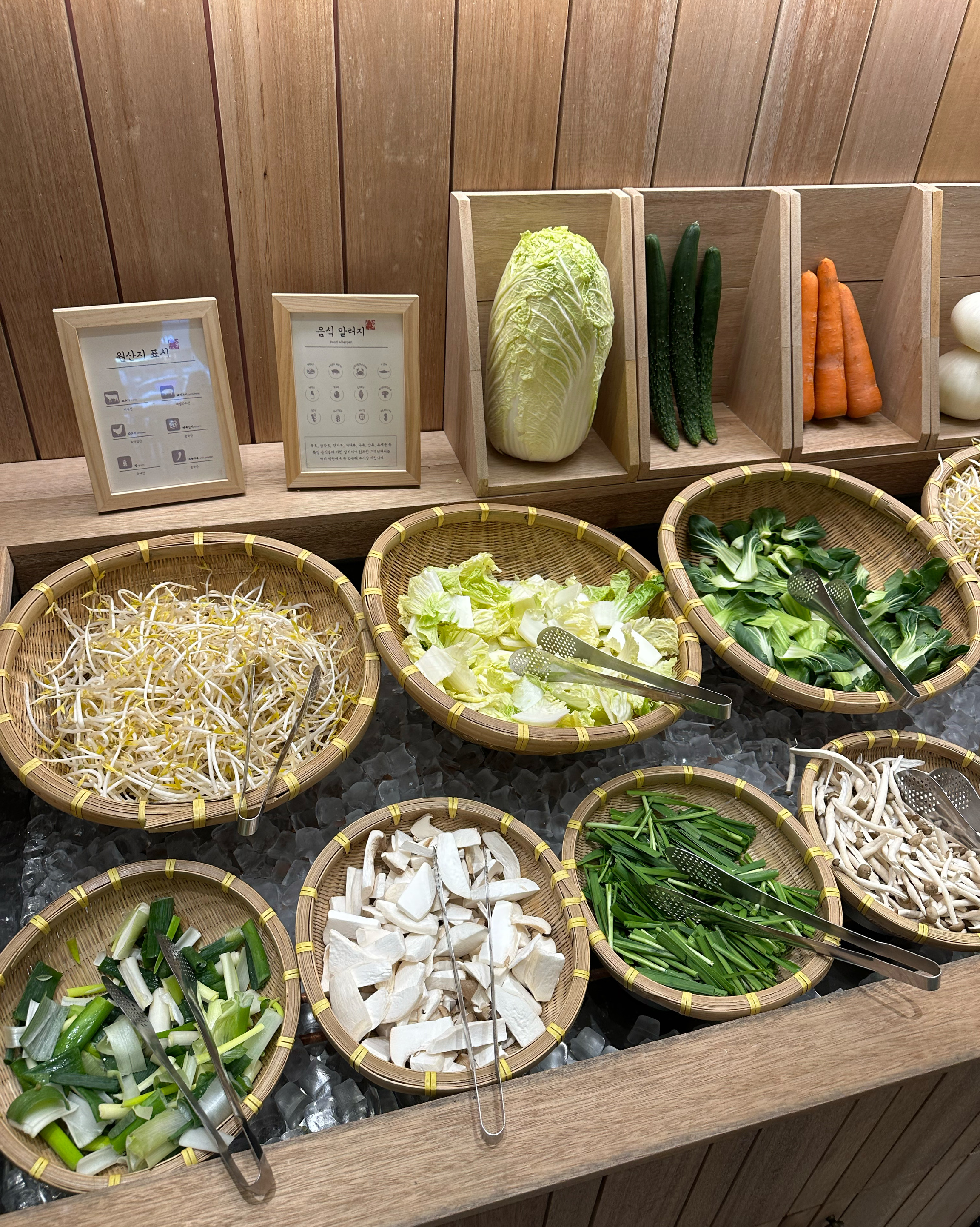 매장도 넓고 깔끔! 주차장도 넓어서 편했어요 - 거제 수월 맛집 샤브20 거제점