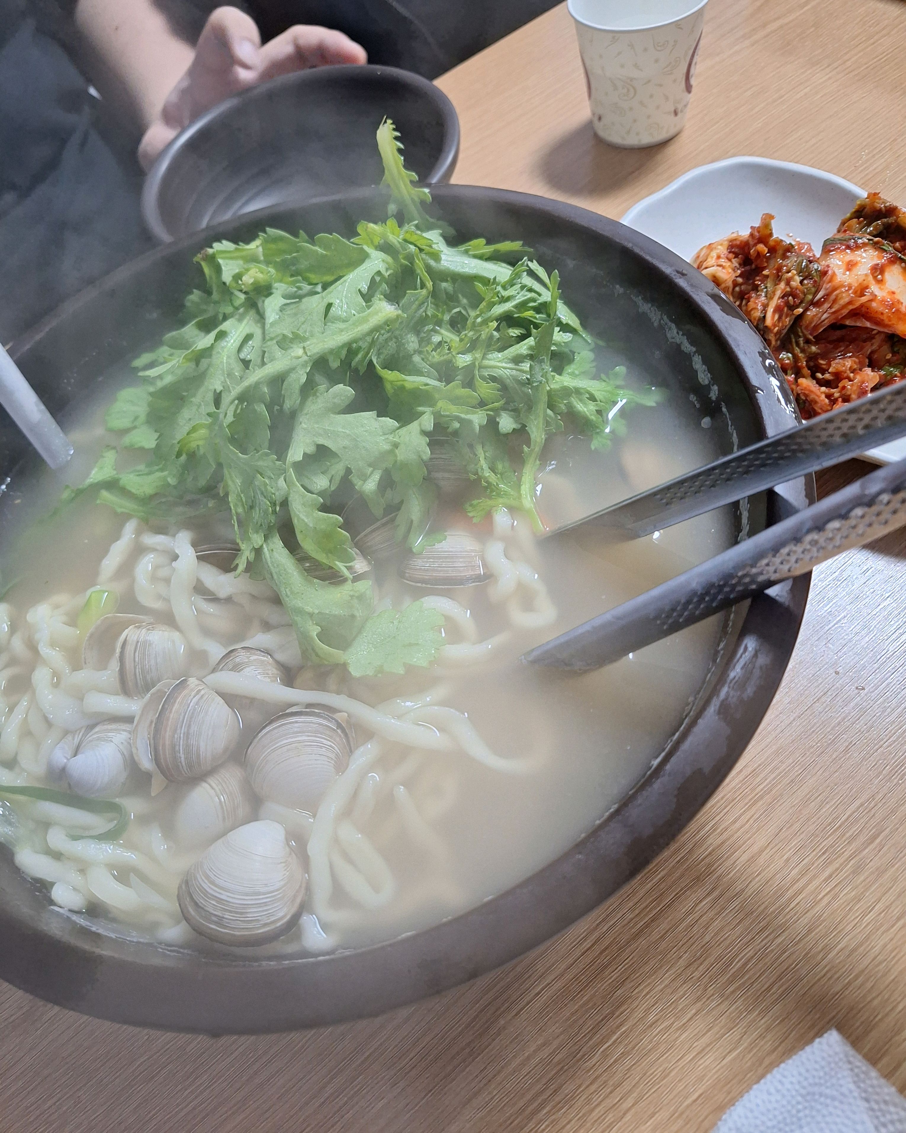 쫄깃한 면빨과 얼큰한 국물이 좋아요! - 대전 맛집 신선 칼국수