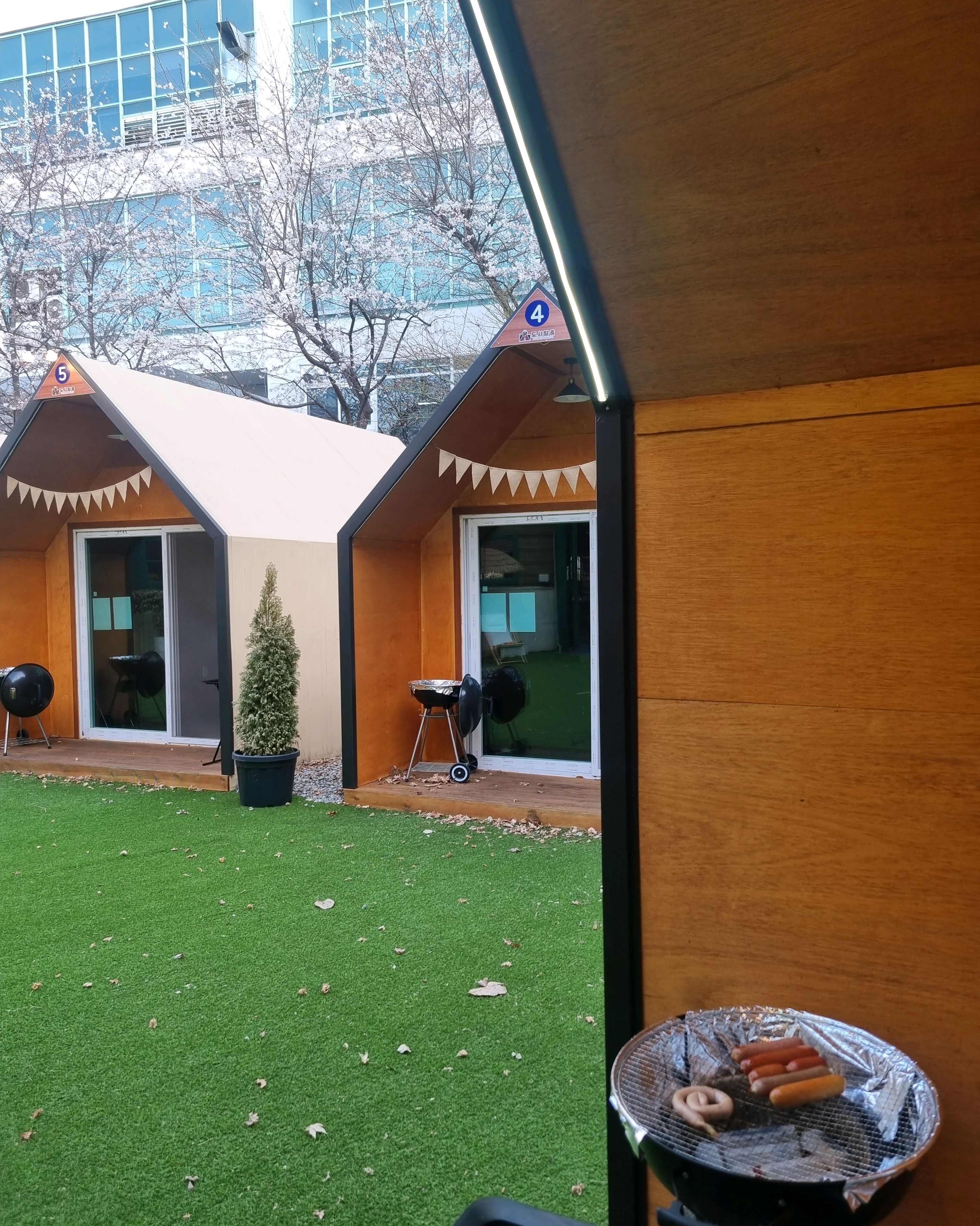 딱 기대했던 대로 좋아요~ 아이들이 캠핑가고싶다 하는데 부담없이 분위기 내기좋아서 자주올것