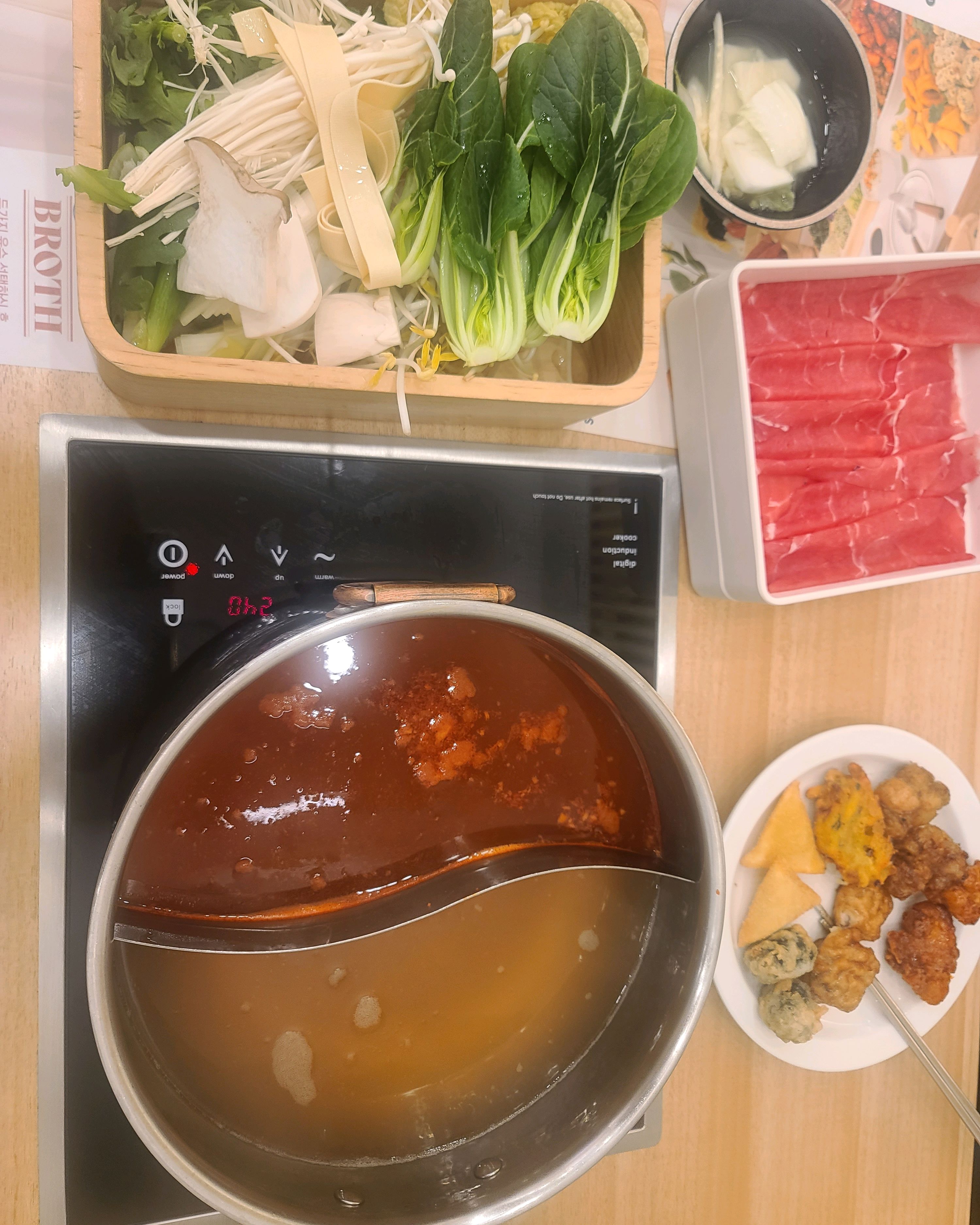 요즘 핫한 곳인데가 보았네요. 저는 개인적으로 좀 번거롭고 정신없더라고요. 나는 고기파