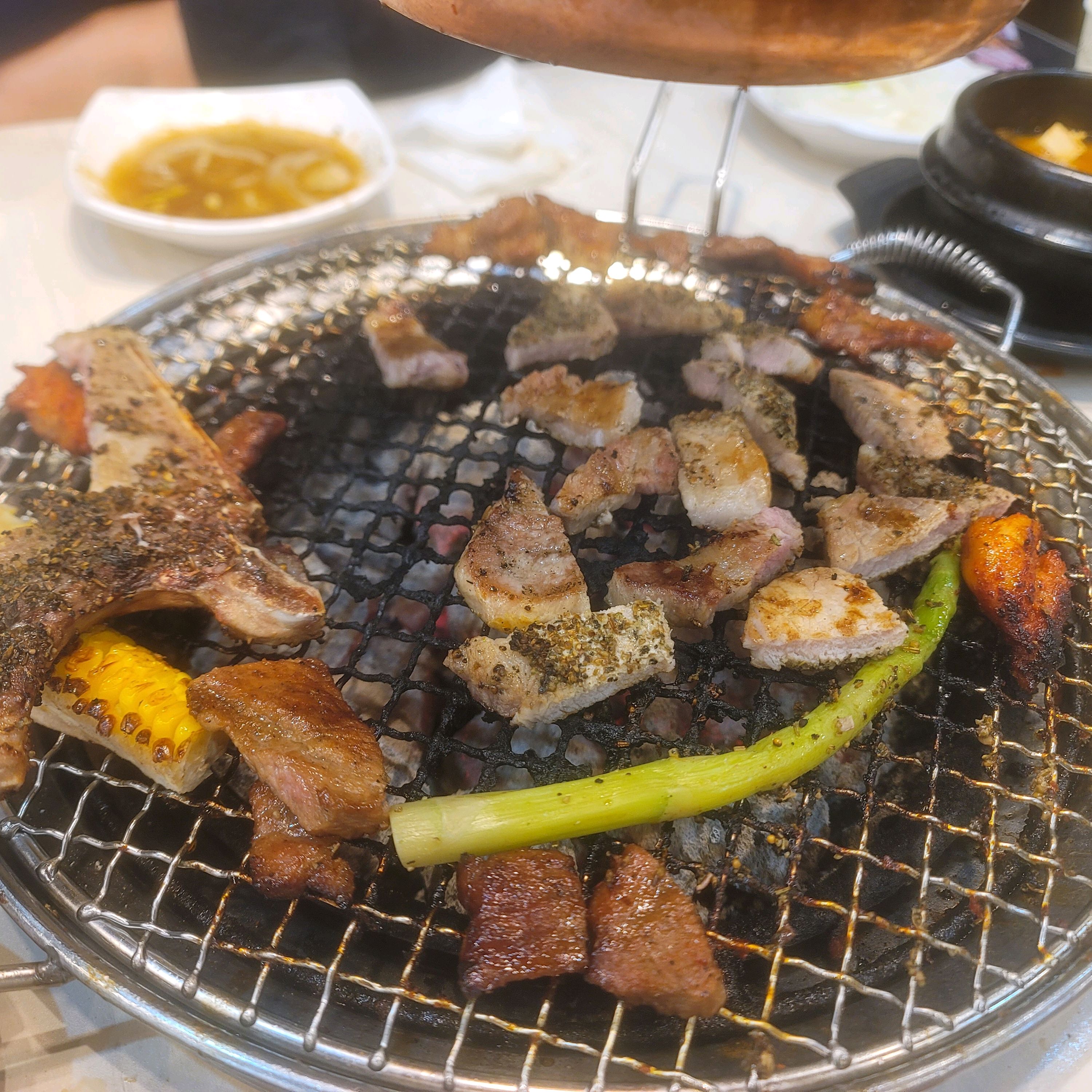 신메뉴 후려페퍼스테이크 저한텐딱이예요 잡내없고 질기지도않고 다른것도 맛있지만 양념갈비랑