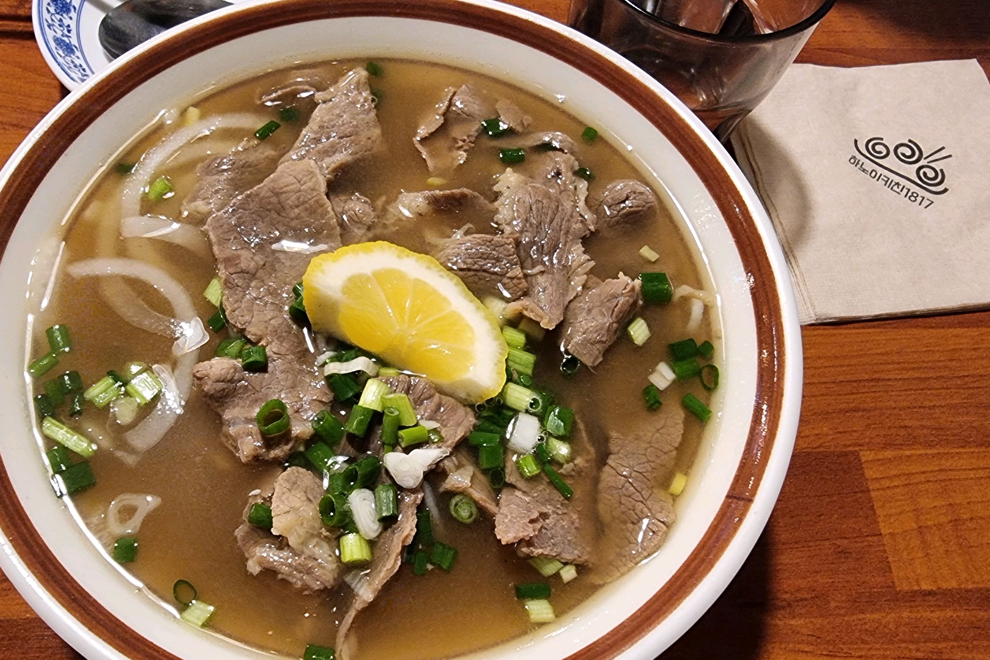 벚꽃때문인가 - 불당동 맛집 하노이키친1817