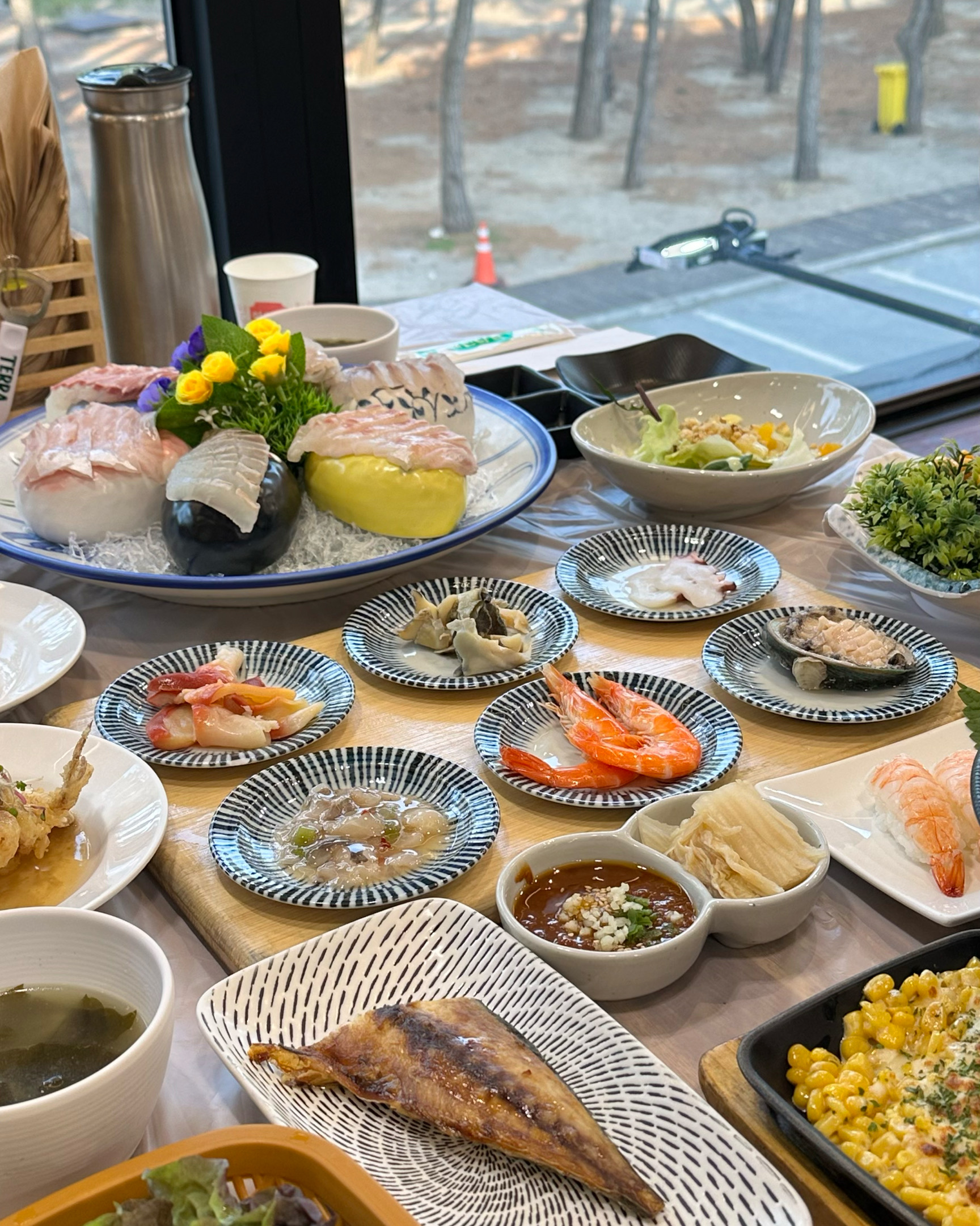 경포대 바갓가가 보이는 멋진 뷰도 가지고 있는 횟집이네용^^ - 경포대 맛집 경포대 한미횟집