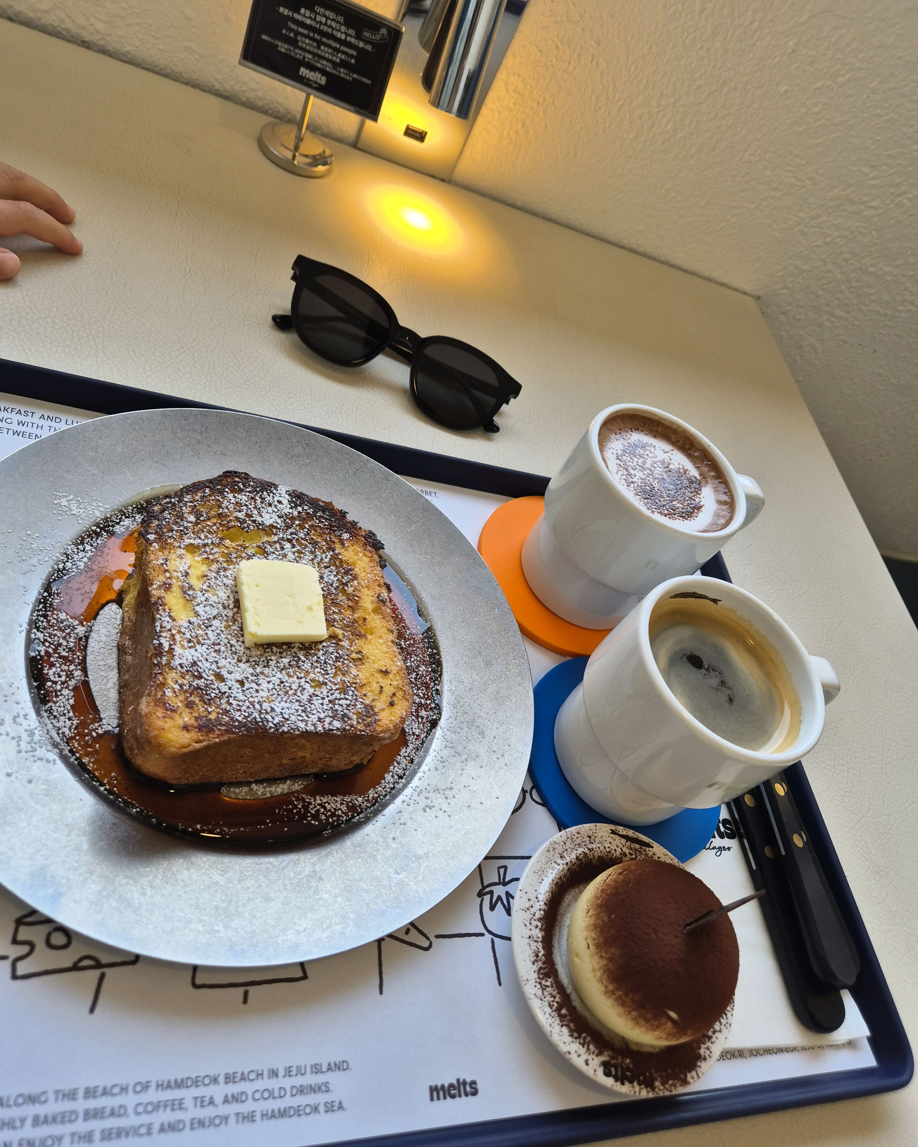 함덕바다를 바라보며 달콤한 시간이었어요^^ - 제주 맛집 멜츠인빌리지