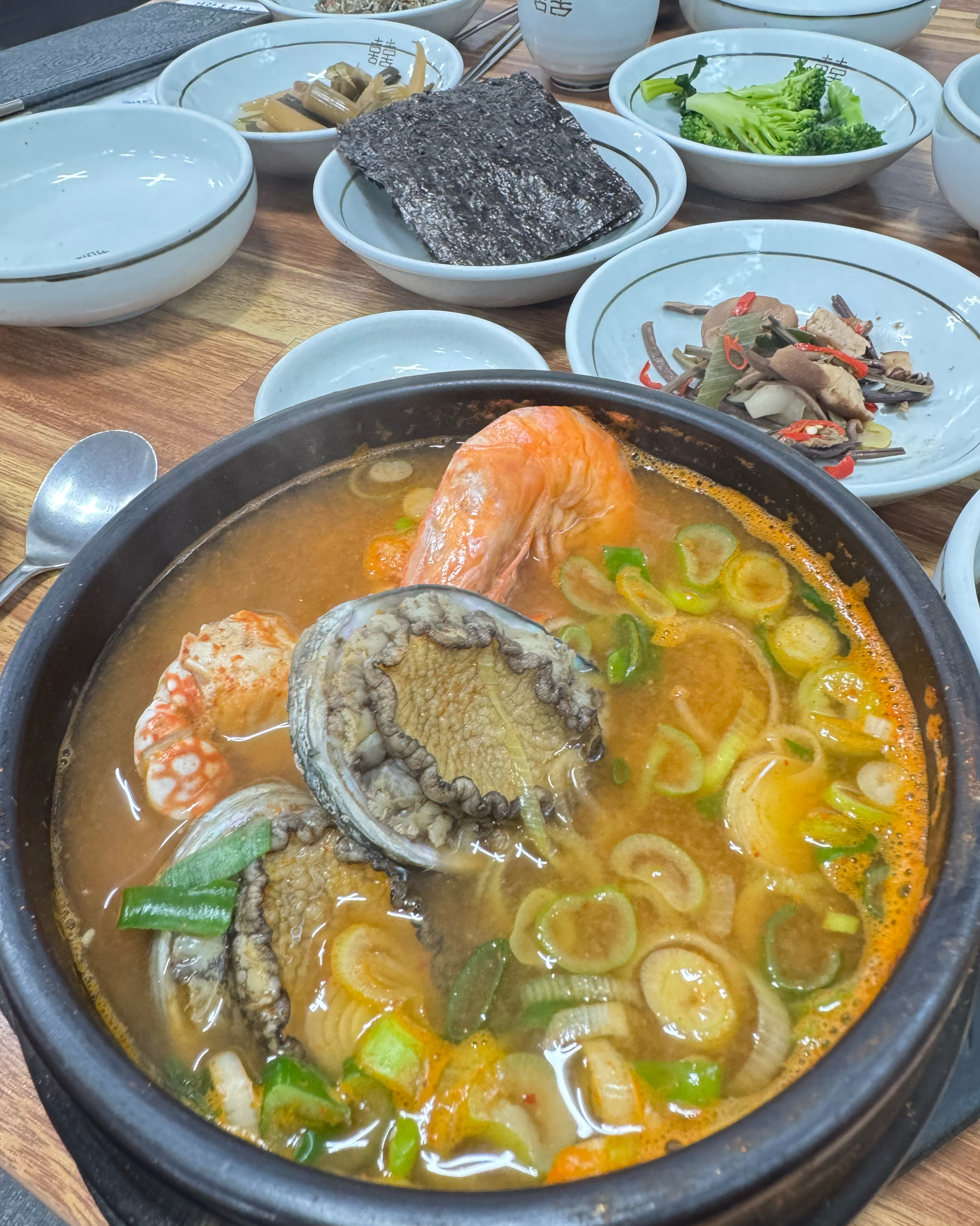 어른 아이할거없이 다 잘먹을수있게 메뉴가 다양하고 맛있네요 - 제주 맛집 가람돌솥밥 중문관광단지