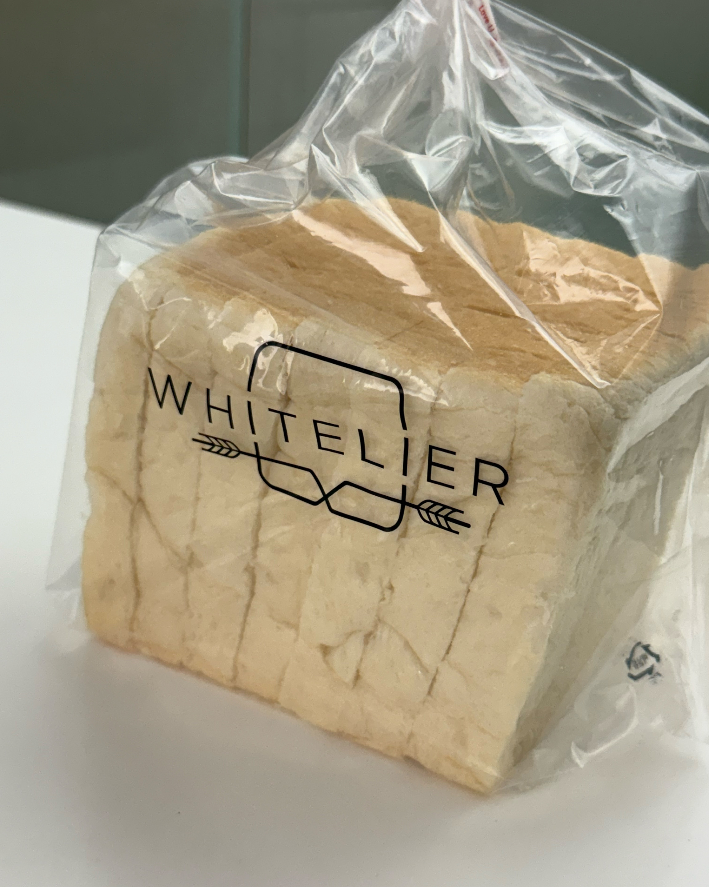 헤헤…. 사진 너무 못 찍었는데 - 창원 용호동 맛집 화이트리에 용지호수점