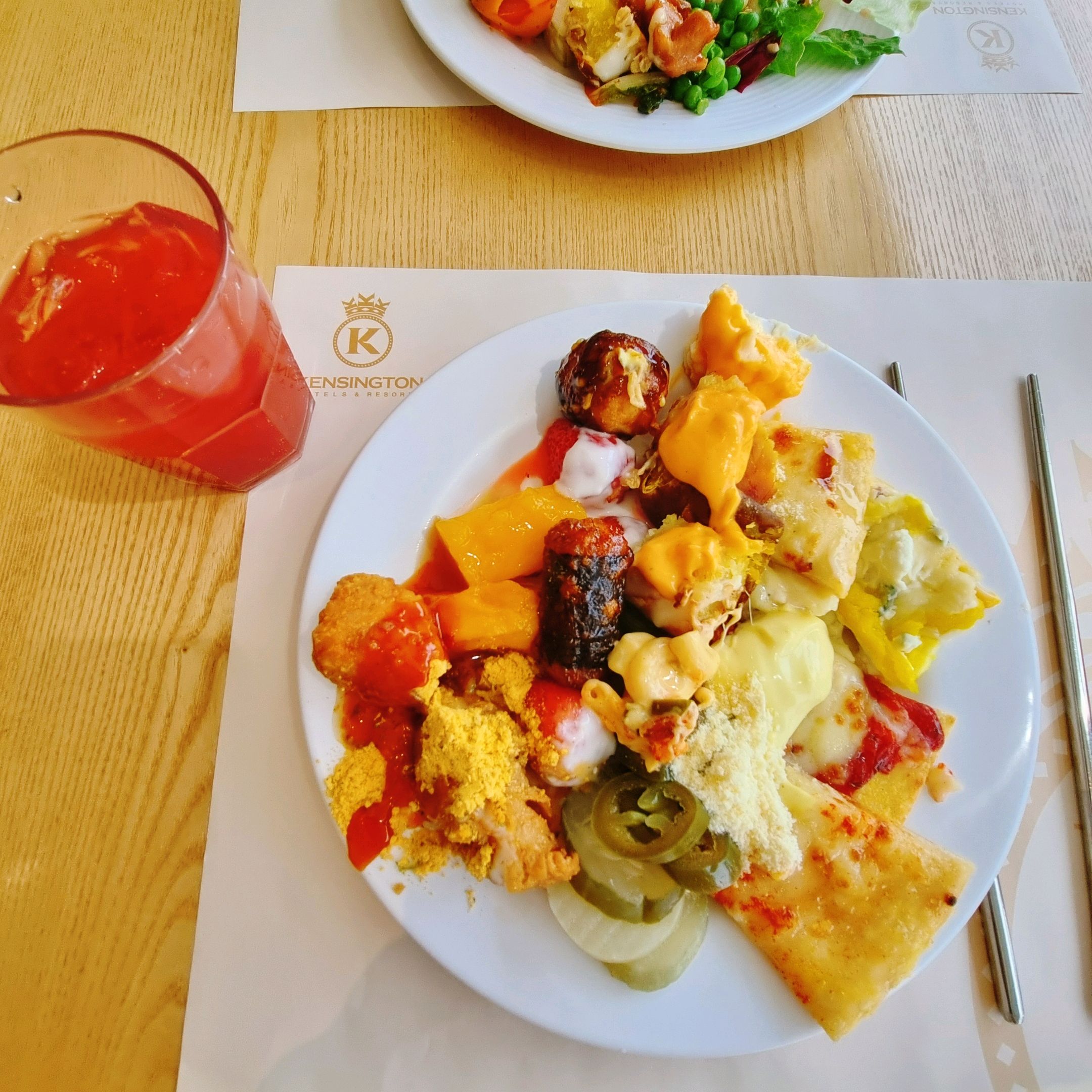 음식이 하나하나 다 맛있어요~ 두번 방문했는데 과일과 샐러드 메뉴가 달라져서 좋았어요♥ - 서귀포 맛집 애슐리퀸즈 제주서귀포점