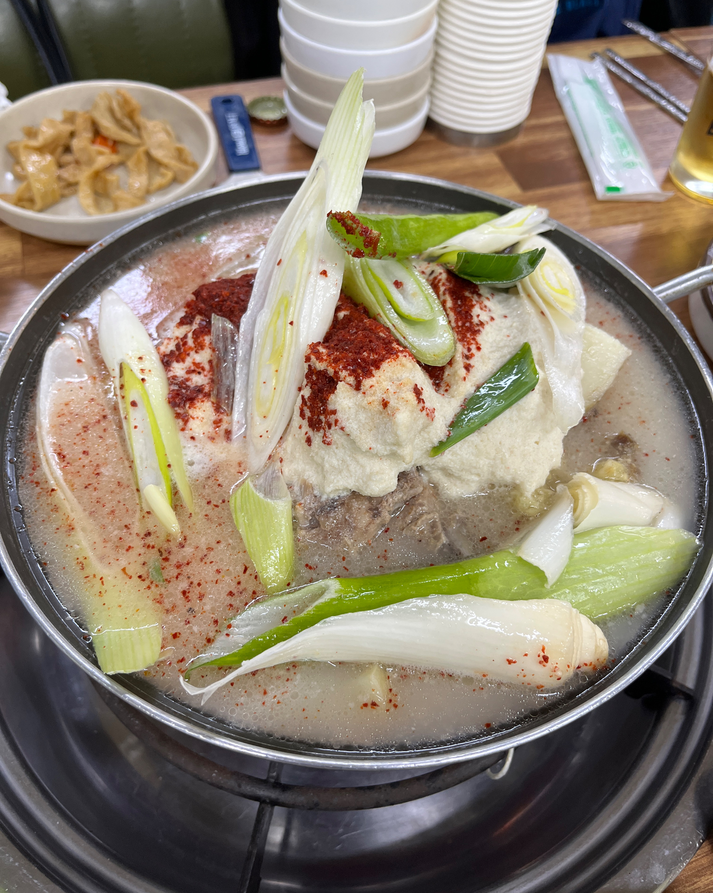 정말 오랜만에 가서 먹었네요. 항상 해장용으로 먹었는 첫 식사로 시작. 먹다보면 좀 느끼한