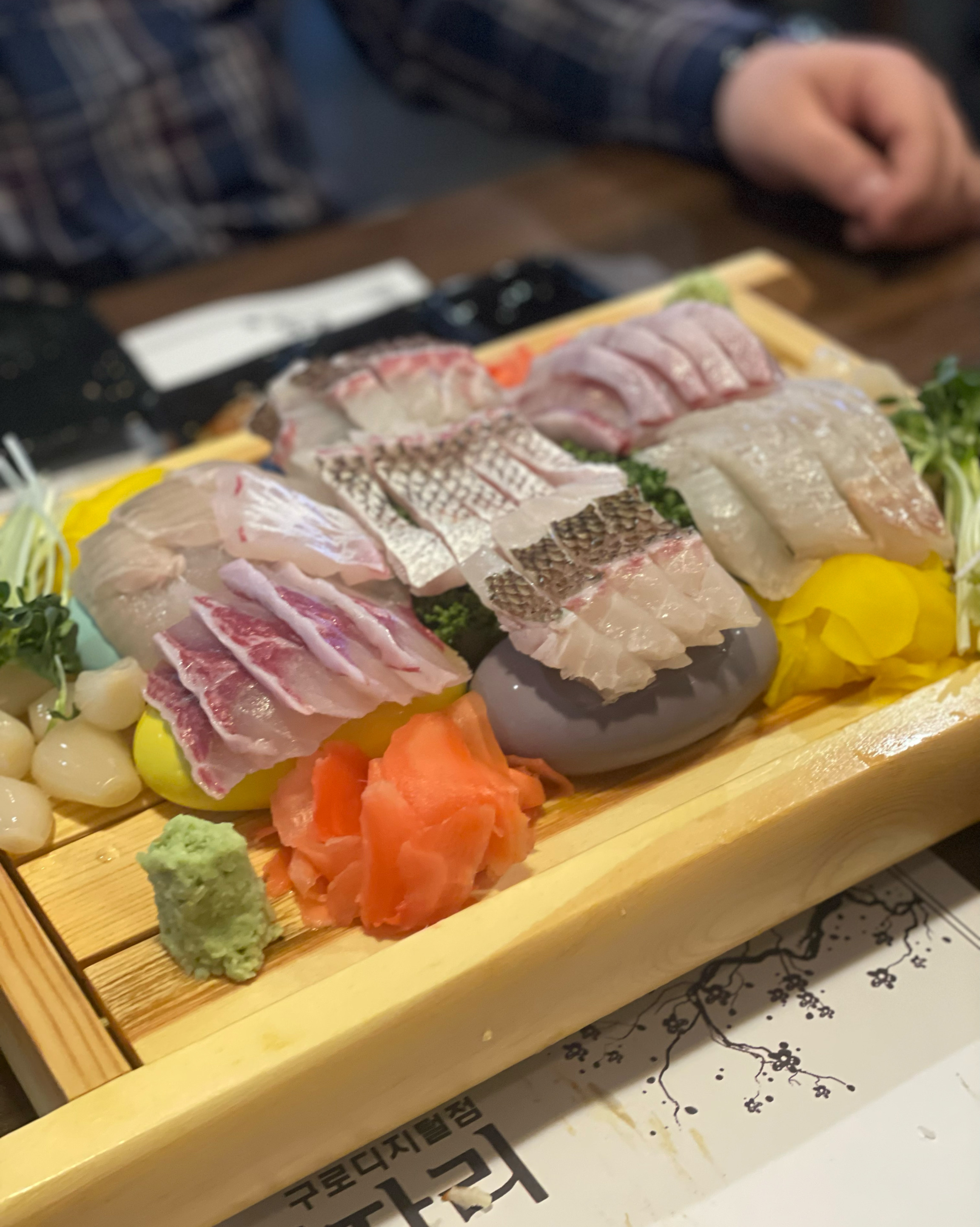 진짜 너무너무 맛있어요.. 무한리필의 퀄리티가 절대아닙니다.. 하나하나 설명해주시고 먹는방