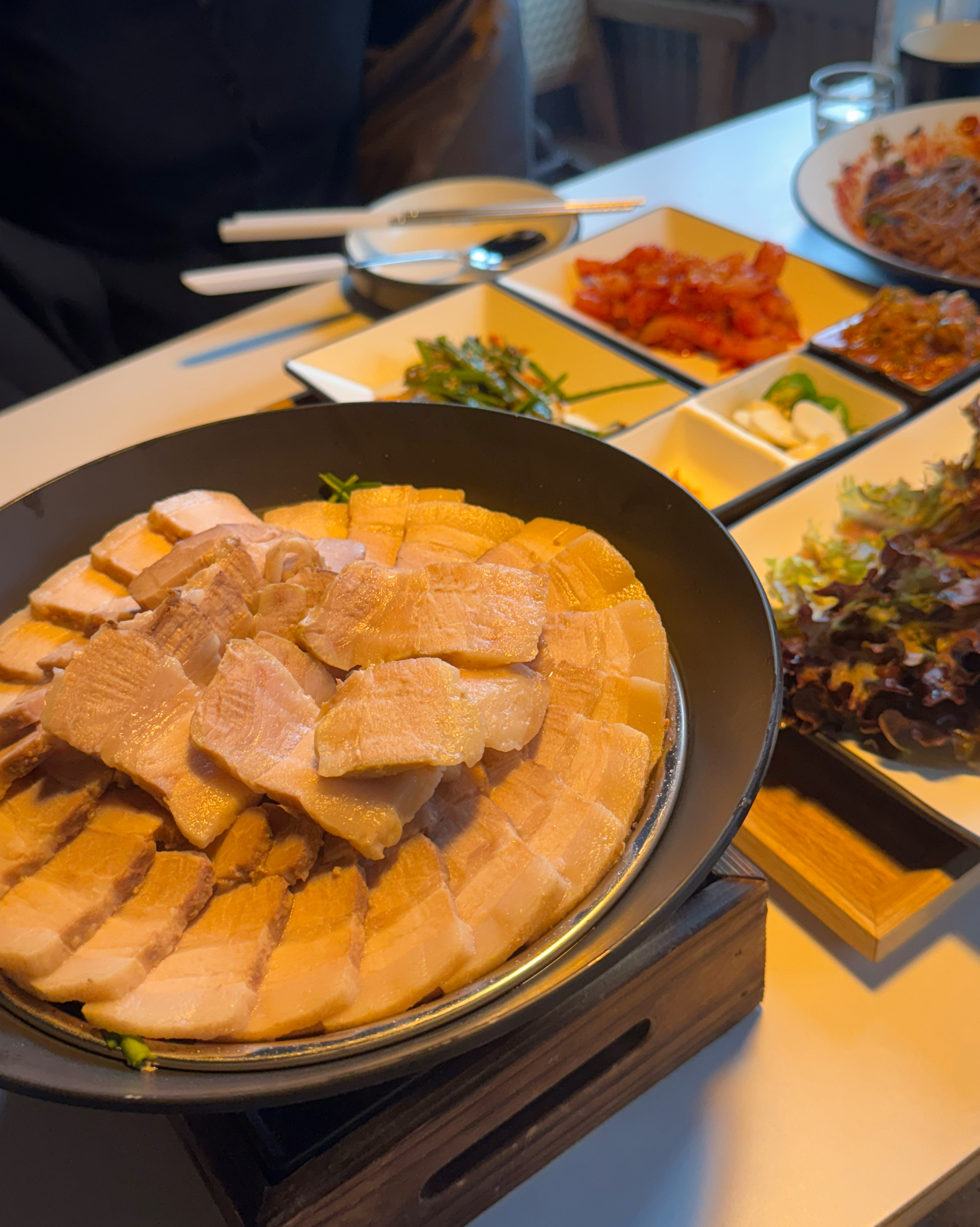 촉촉한 수육이랑 대파 소스가 너무 맛있어욤👍🏻 - 구월동 맛집 오늘도취하는원숭이