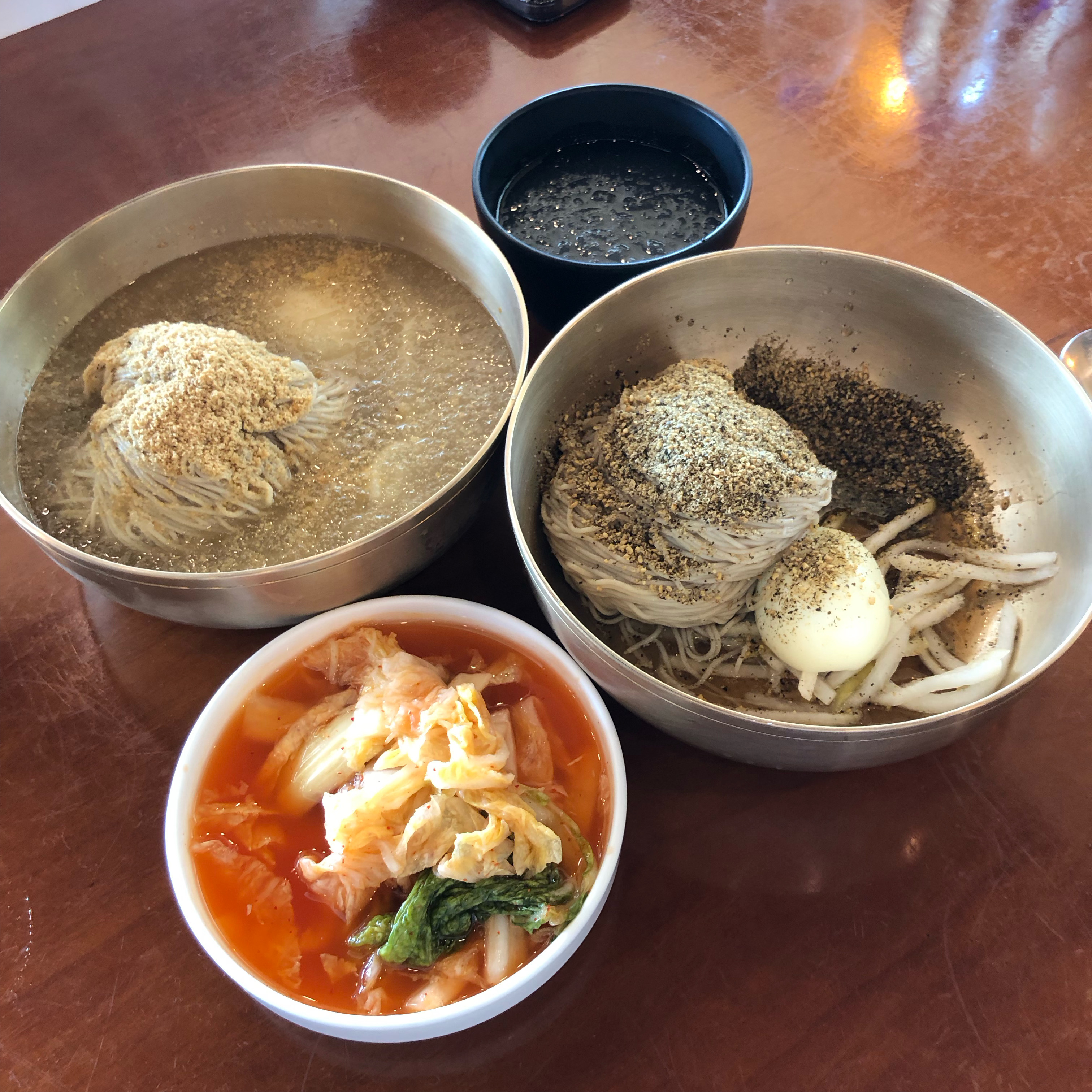자극적이지 않고 맛있어요 주차장도 넓어서 편리합니다 👍 - 제주 맛집 제주순메밀막국수