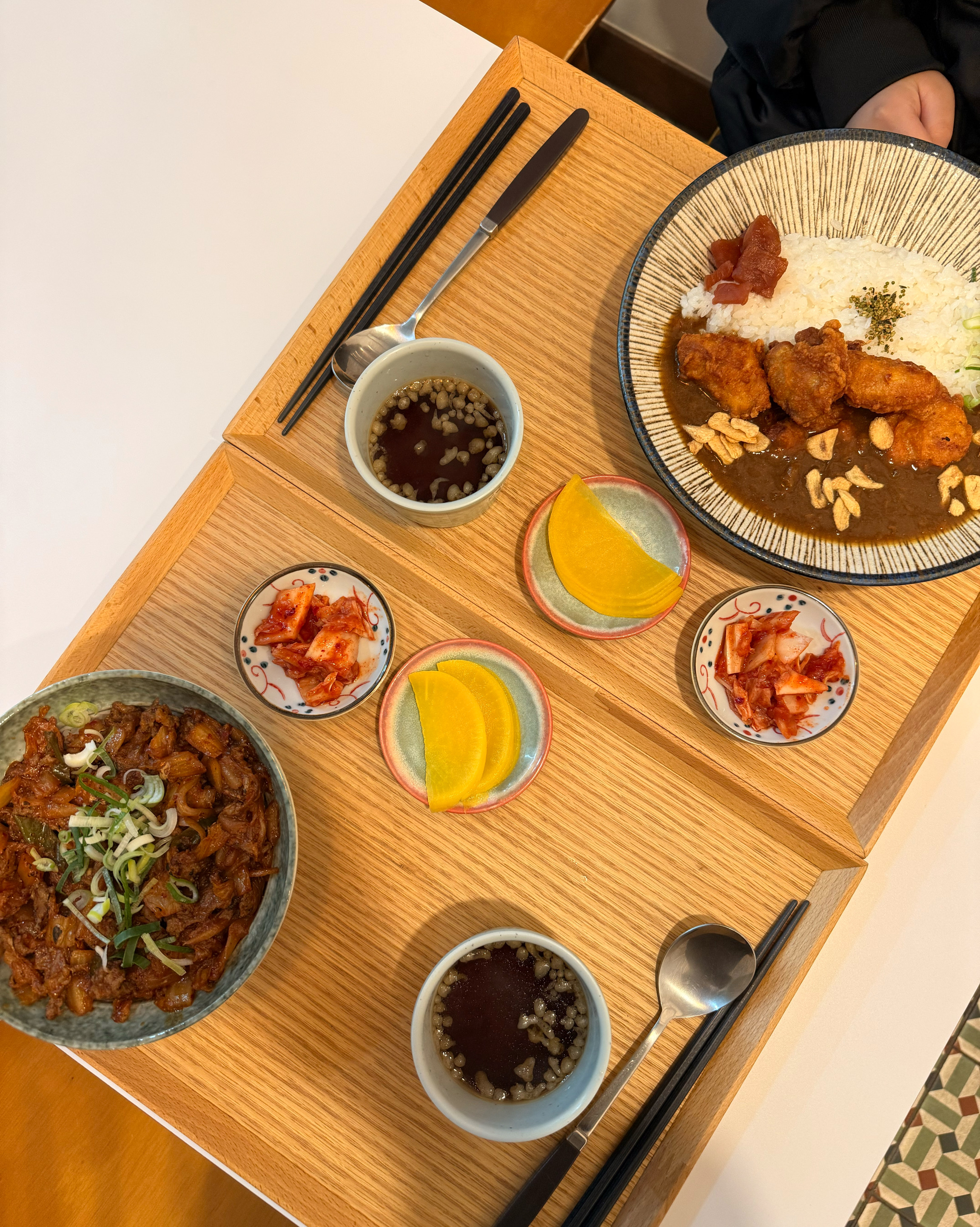 같은 건물 병원 올 때마다 들르는 곳이에요 - 불당동 맛집 동경규동 천안신불당씨지브이점