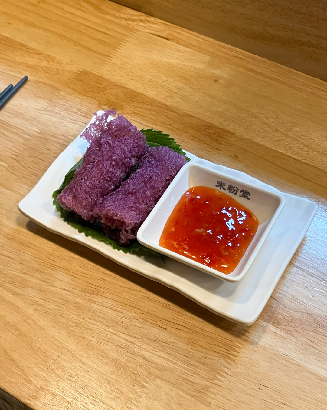 육수 냄새에 이끌려 들어갔던 곳인데 맛은 물론, 우드톤의 차분한 분위기와 항상 친절하신 사