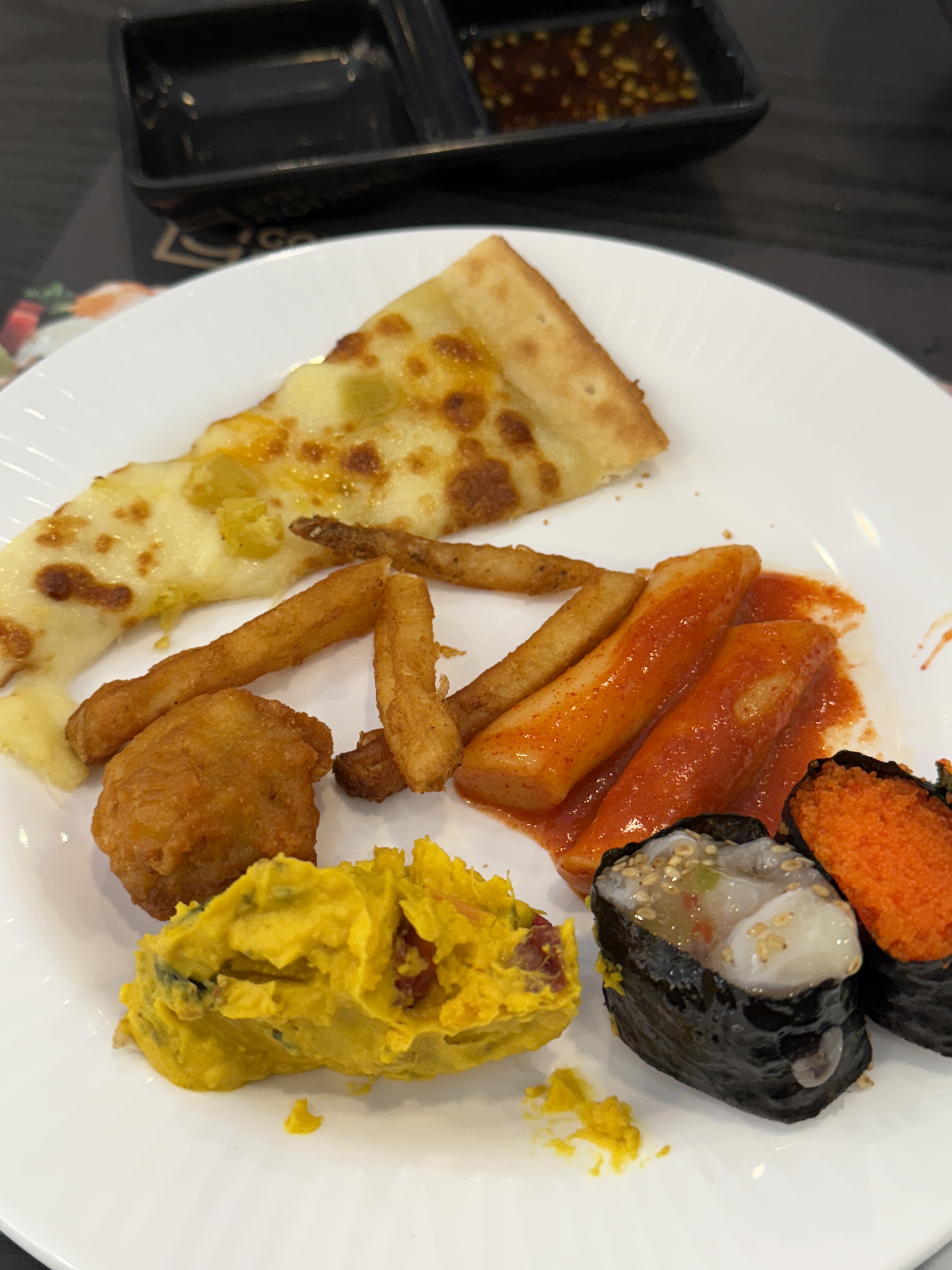 종류가 정말 많아 뭐부터 먹어야 할 지 너무 고민스러울 정도였어요!ㅎㅎ - 구미 맛집 고메스퀘어 구미점