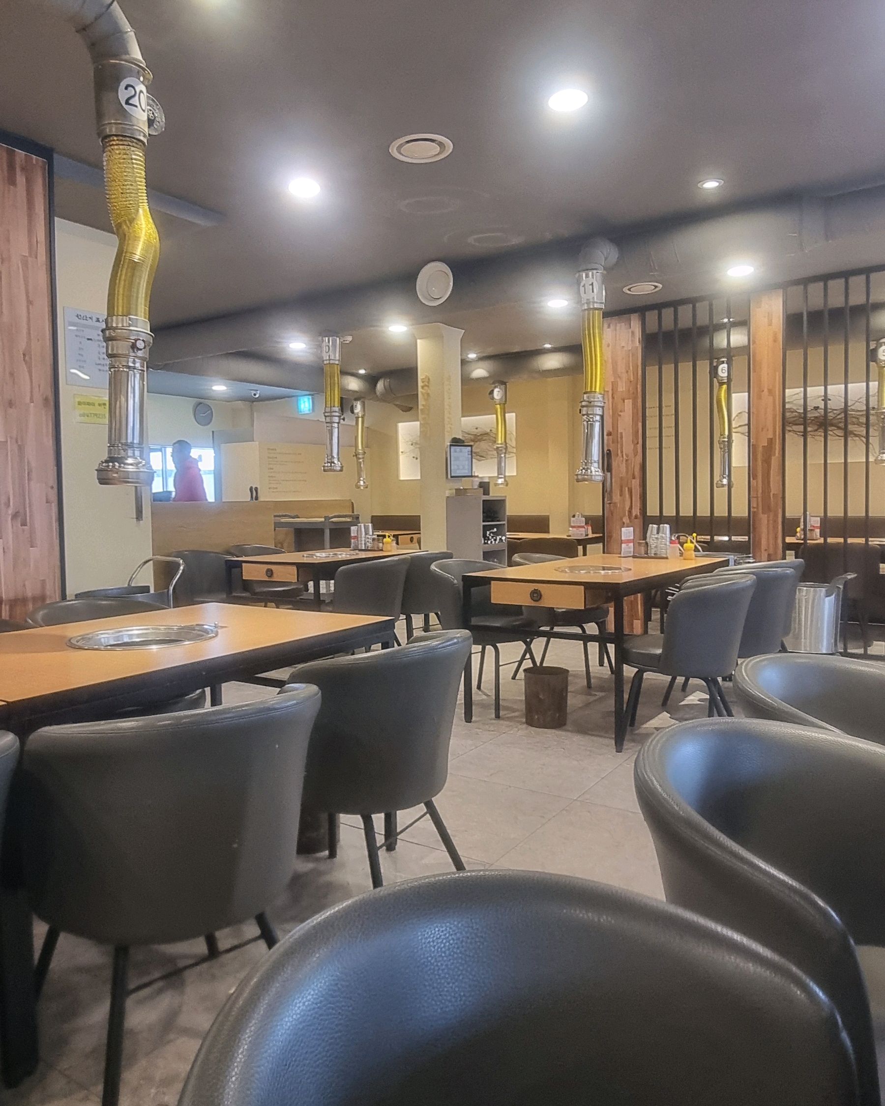 뚝불고기 샐러드 야체 서비스 주시고 친절해요 - 천호동 맛집 옛날불고기