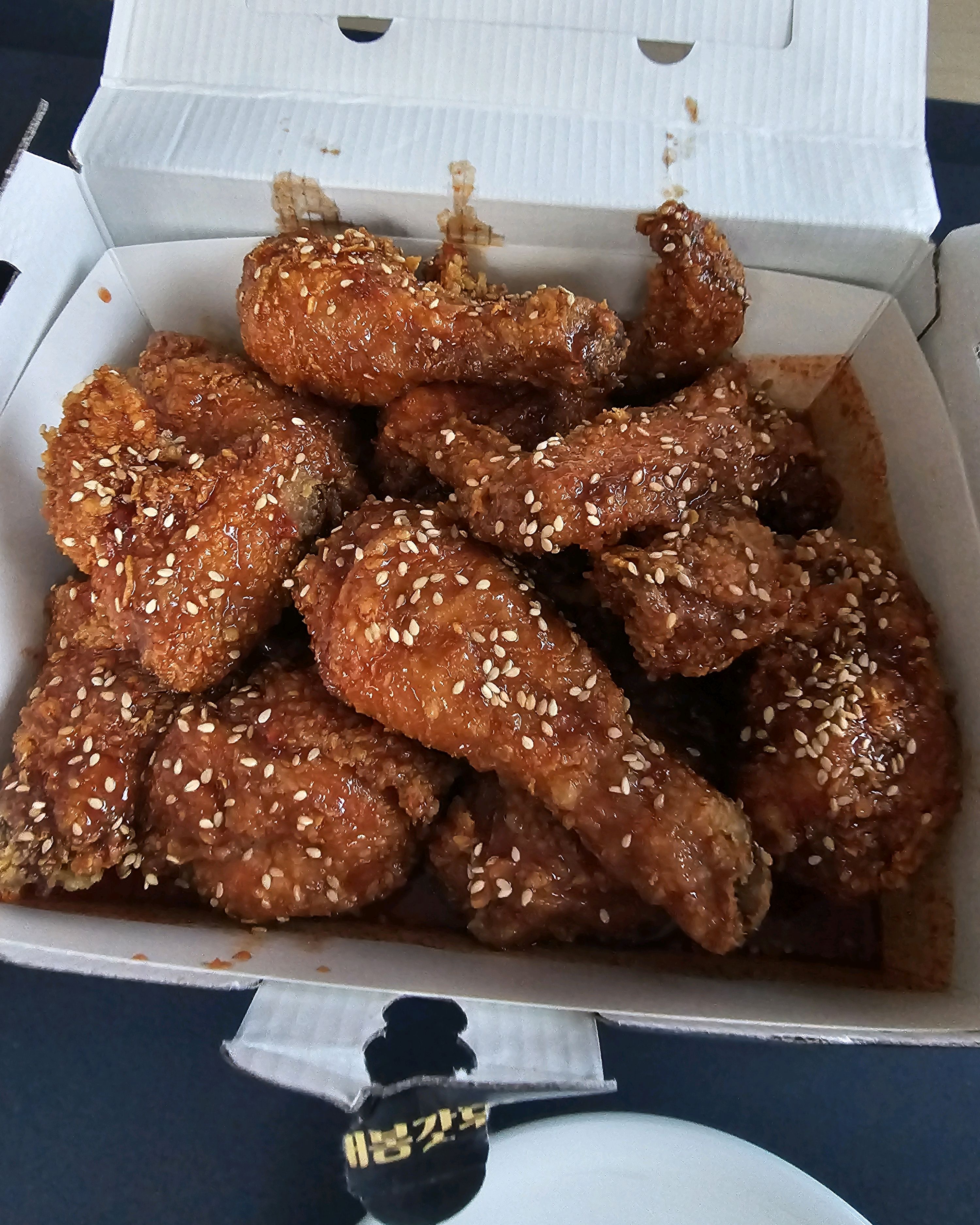 항상 시켜먹는곳으로 가성비가 좋습니다. 근데 오늘은 좀 약간 기름이 갈기전 마지막에 당첨되