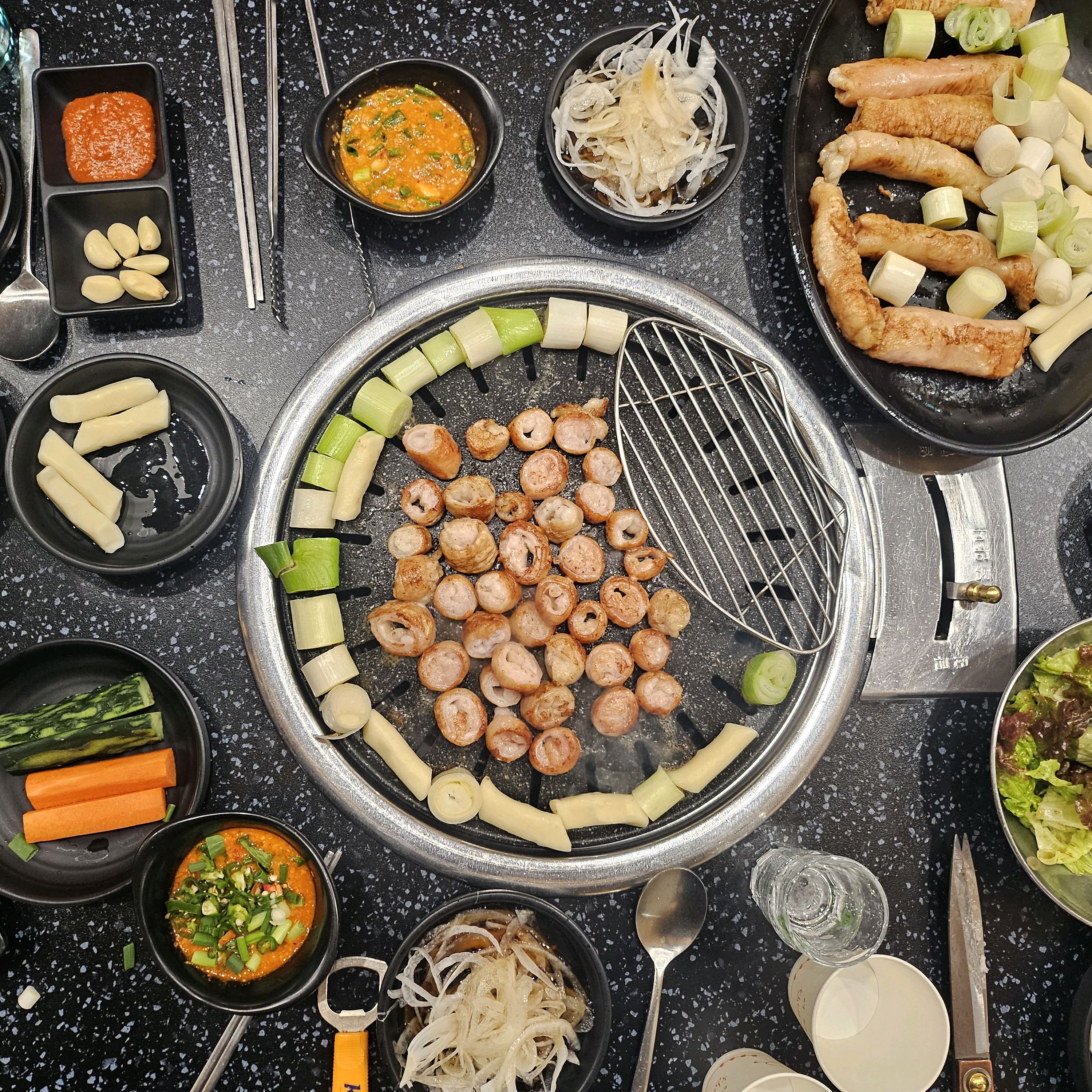 돼지막창 4인분과 된장찌개와 비빔밥해서 먹었는데 - 대구 맛집 찬앤찬막창