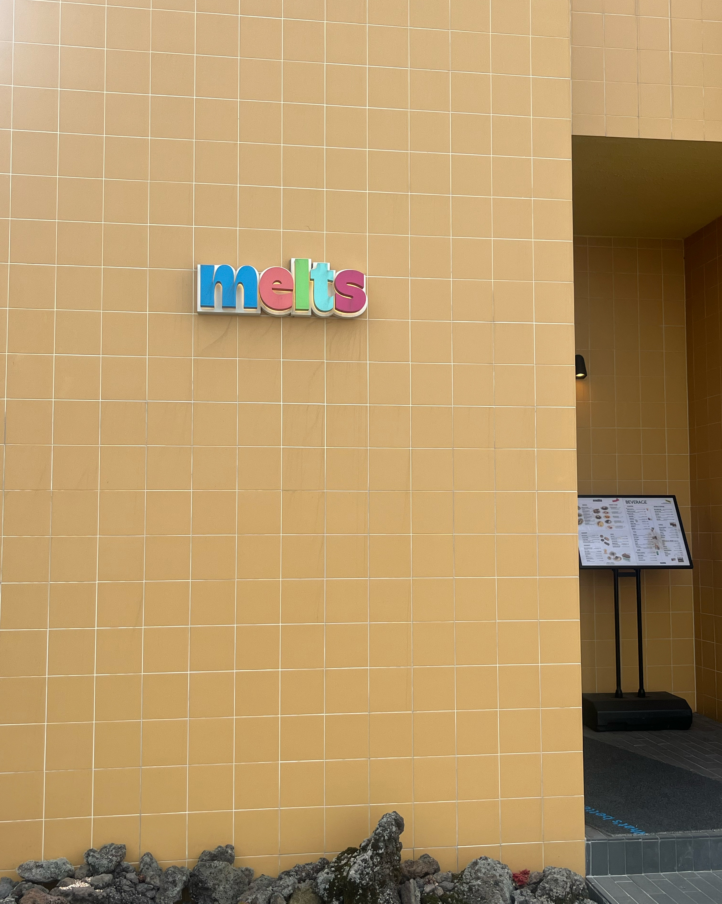 분위기 맛집에 라떼도 너무 맛있었어요🩵🥹🩵 - 제주 맛집 멜츠인빌리지