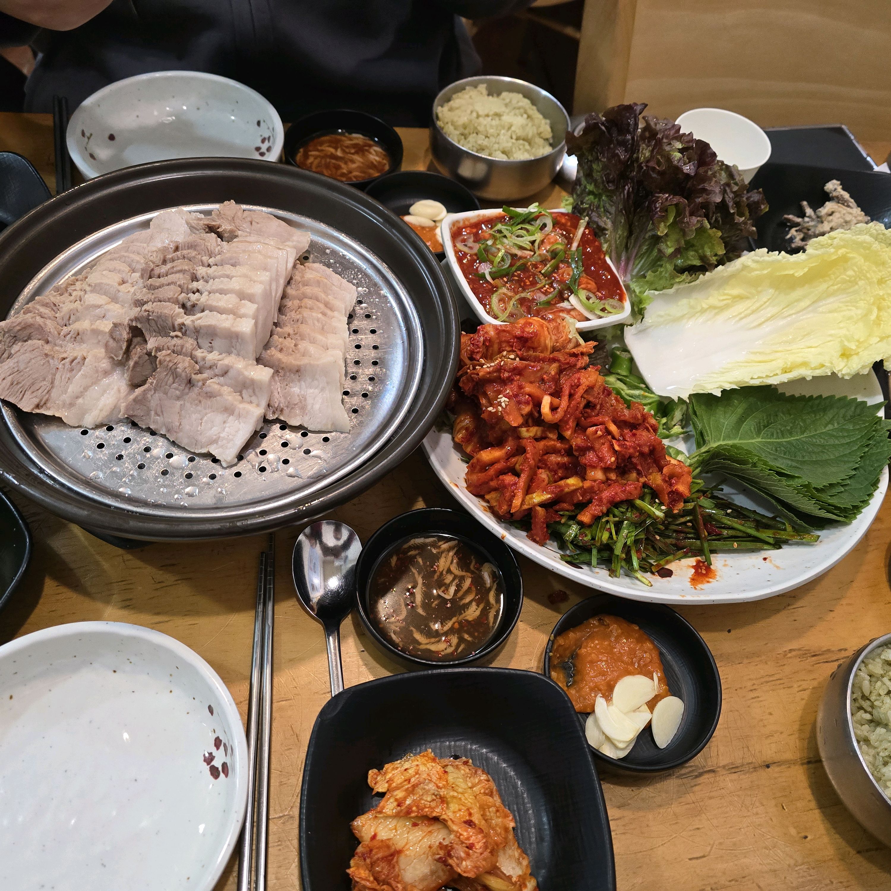 진짜로 맛집 발견! 삼막사에 리뷰 많은데 별점이 높기 쉽지 않은데 부모님 모시고 인생 보쌈