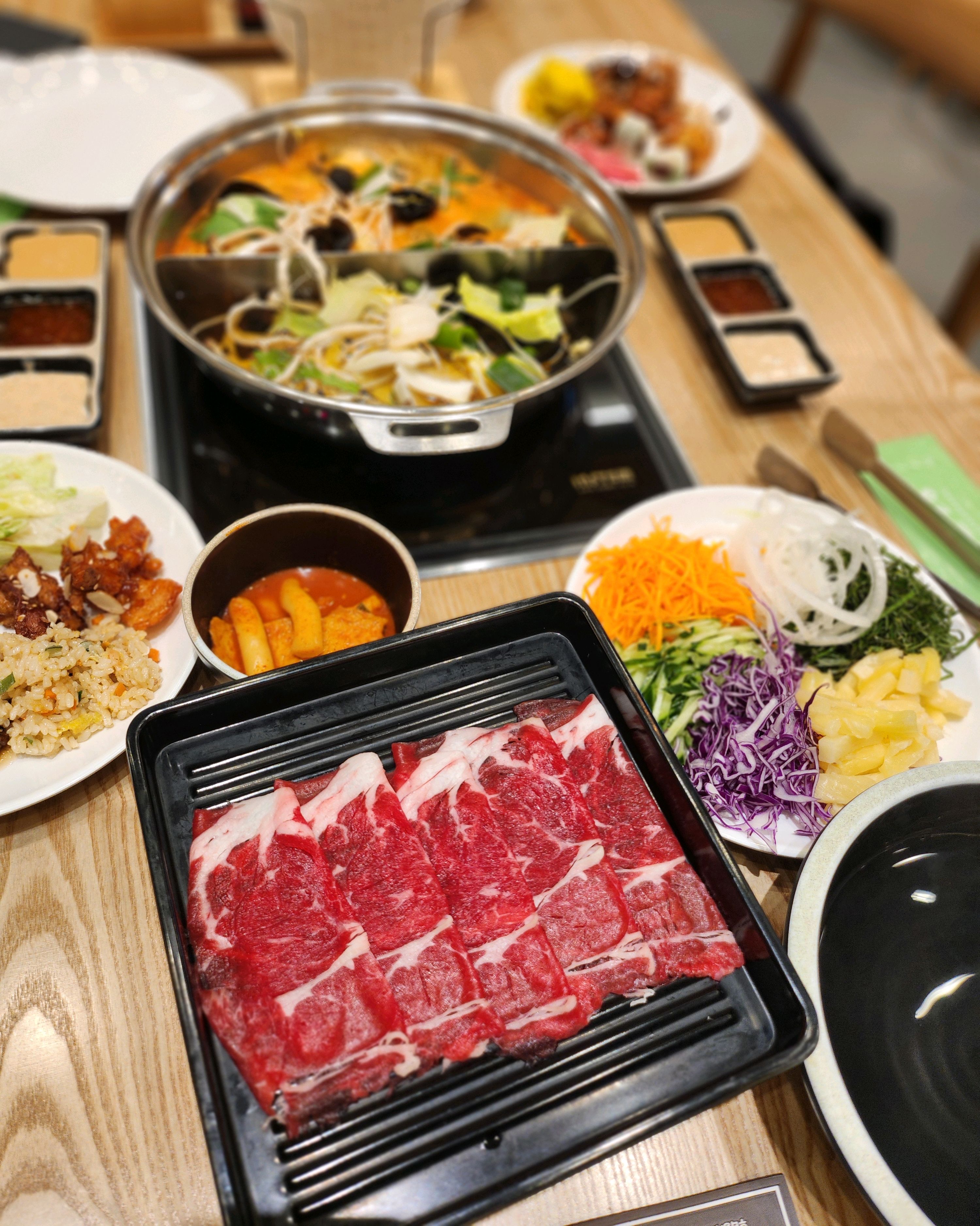 런치 시간에 방문했는데 손님이 정말 많아서 깜놀했어요 - 부산 동래 맛집 샤브20 동래점