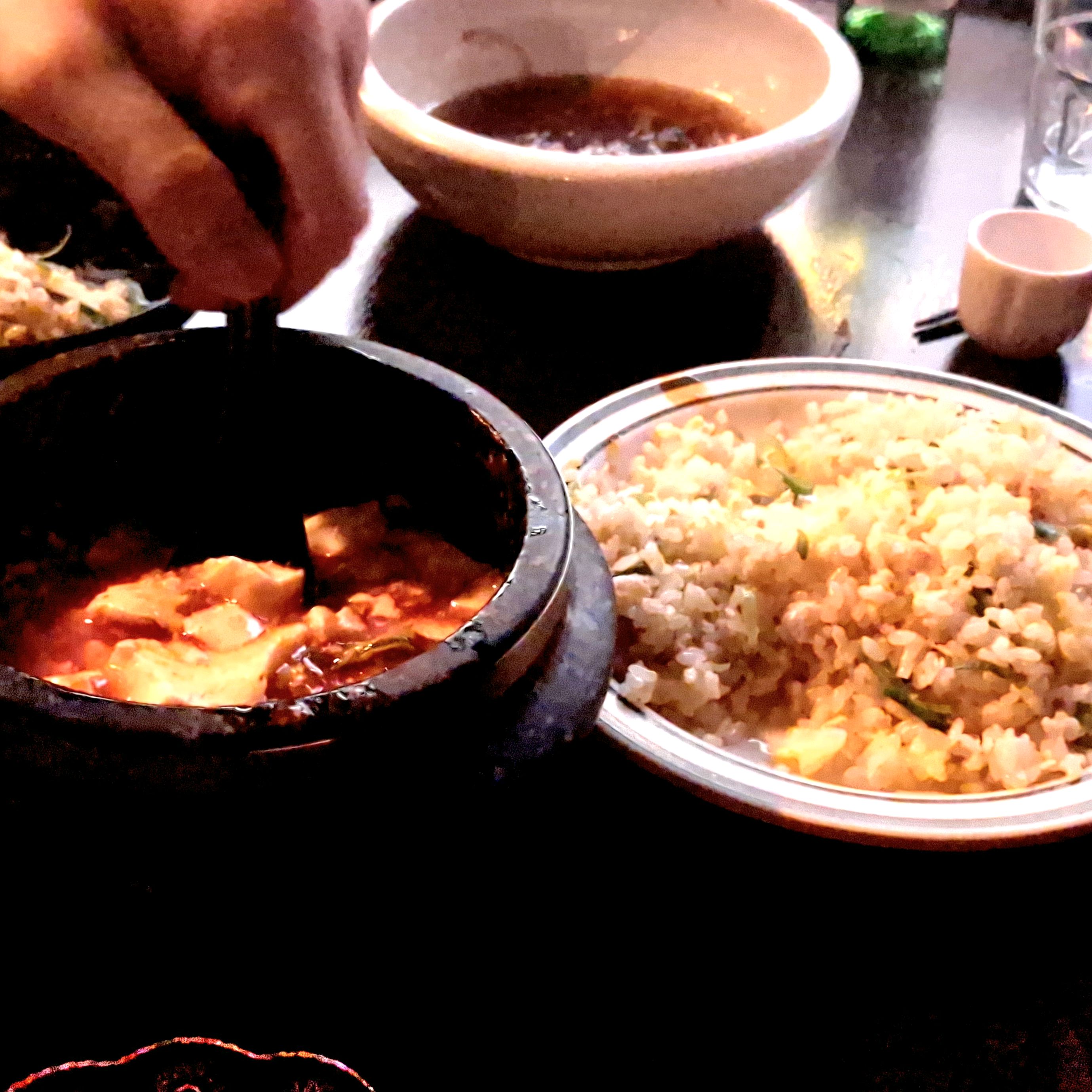 너무너무 맛있어요! 가벼운 가격과 양으로 여러 명이서 다양하게 맛보기 너무 좋습니다. 분위