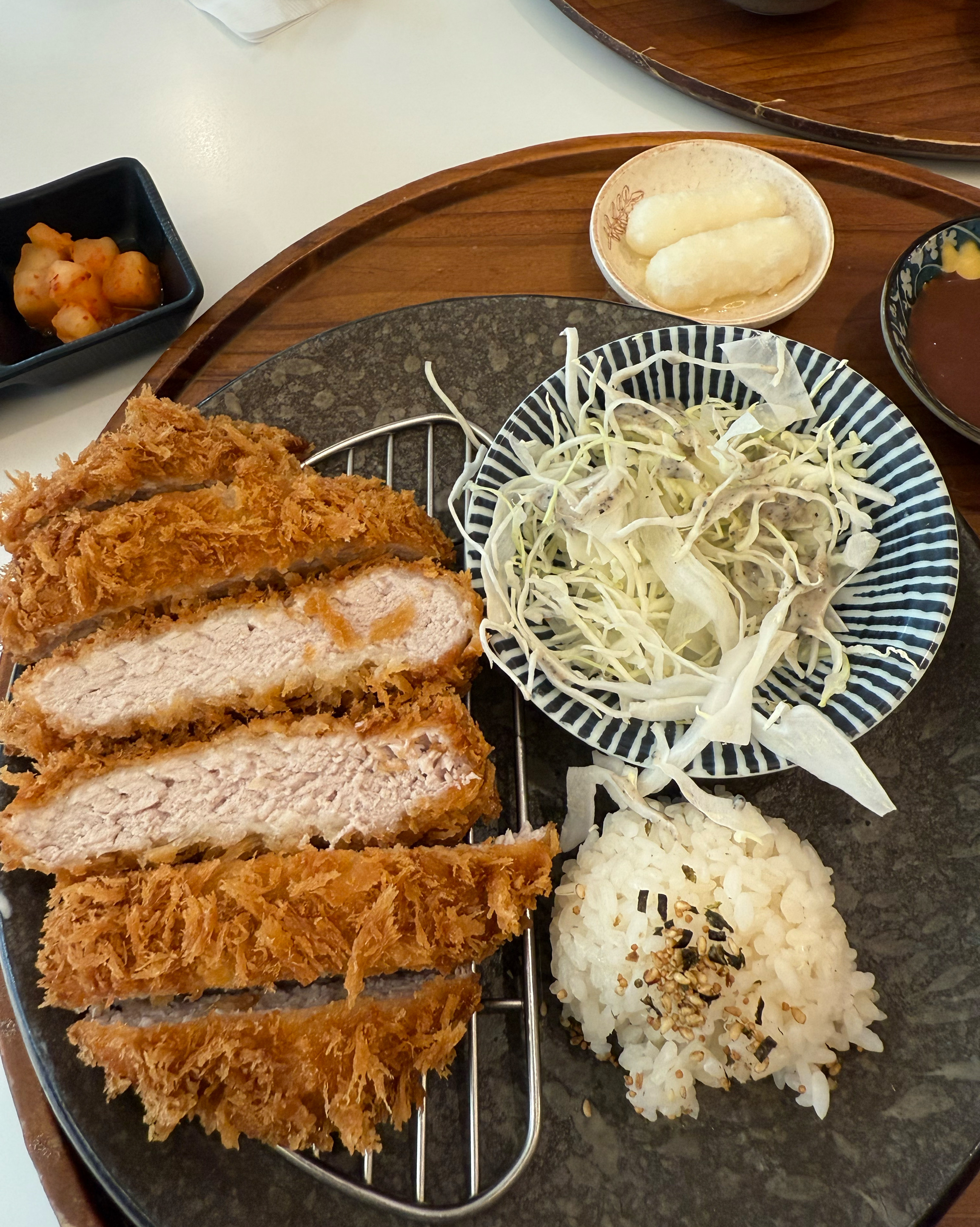 돈가스도 너무 맛있고 위치나 인테리어도 좋아요! 자주오는 맛집입니다 - 부천역 맛집 백소정 부천역점