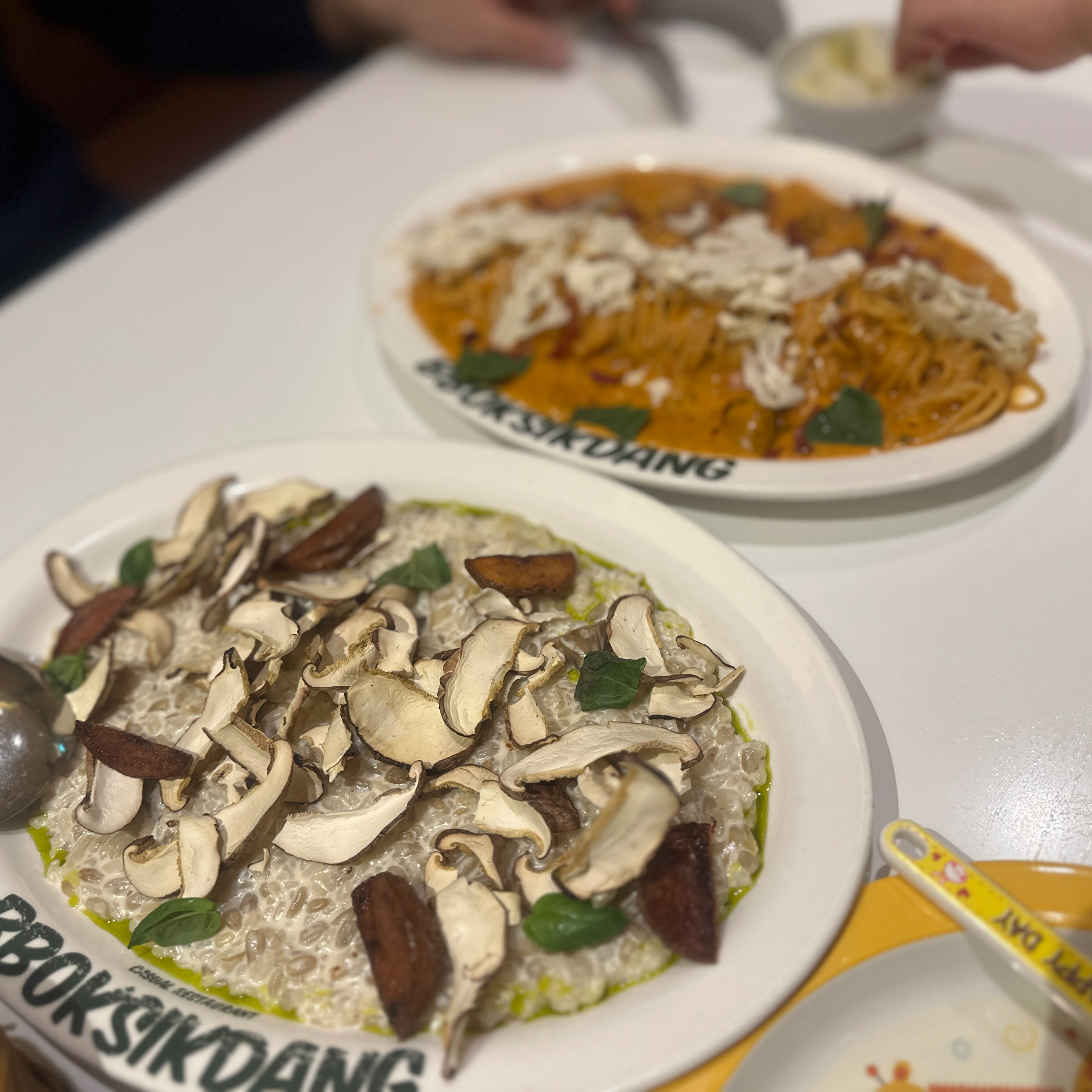 동료들과 배달 ㅡ와서 먹기 후에도 넘 맘에 들어서 신랑 아이와 함께왔어요 - 안양 맛집 뽁식당 범계점