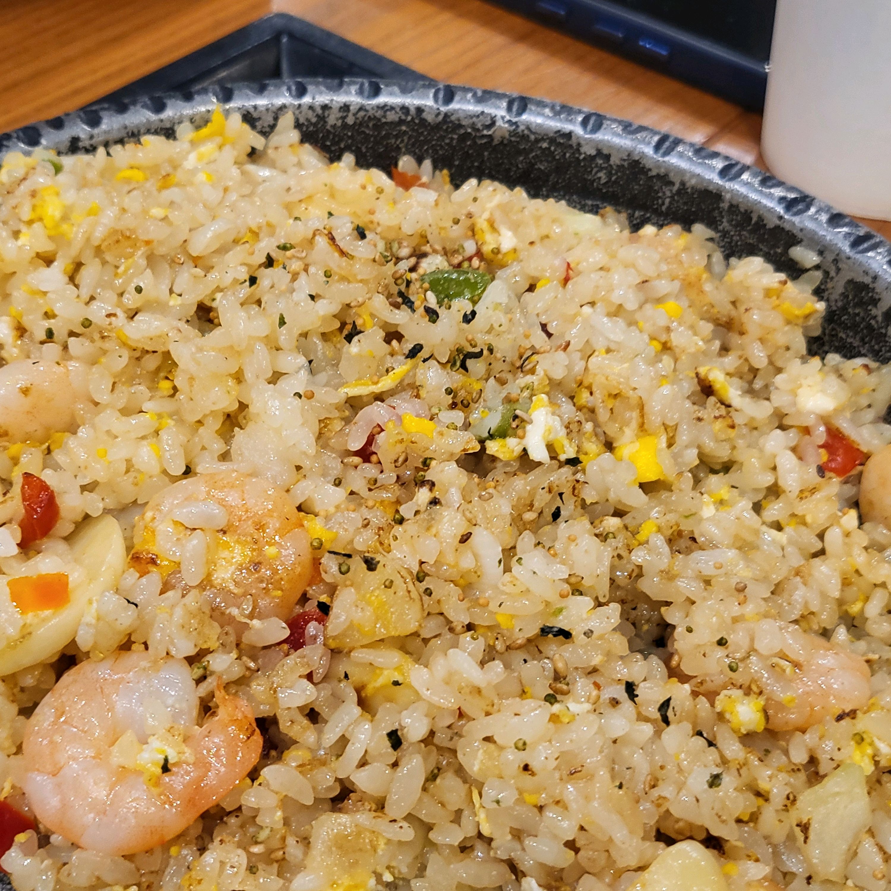 메뉴가 실패가 없어요~~ 새우볶음밥, 홍익돈까스, 해볶 모두 맛있어요! 아기의자도 있어서