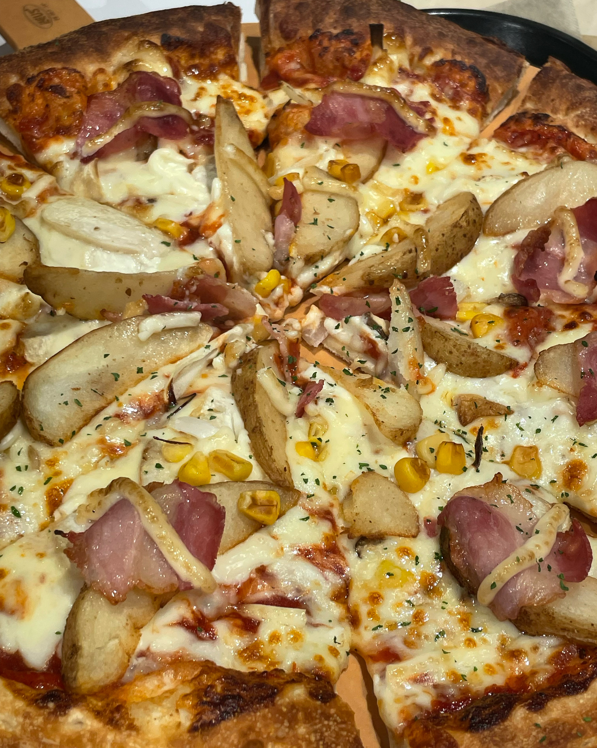 가격이 저렴한데 맛은 고퀄이에요! 예전엔 포장해서 먹었는데 오늘은 엔씨 쇼핑 후에 매장에서